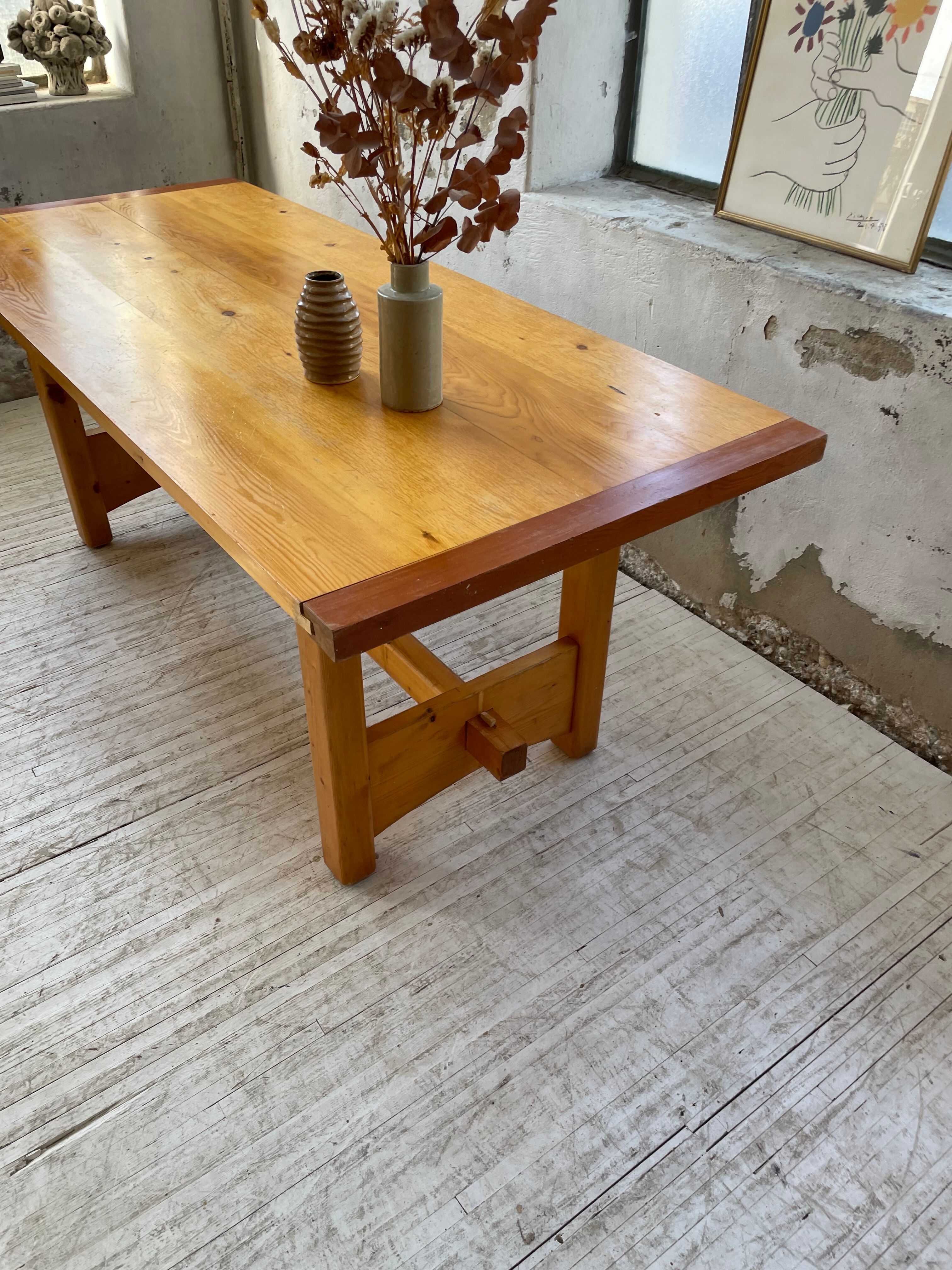 Mountain furniture table in pine 2m