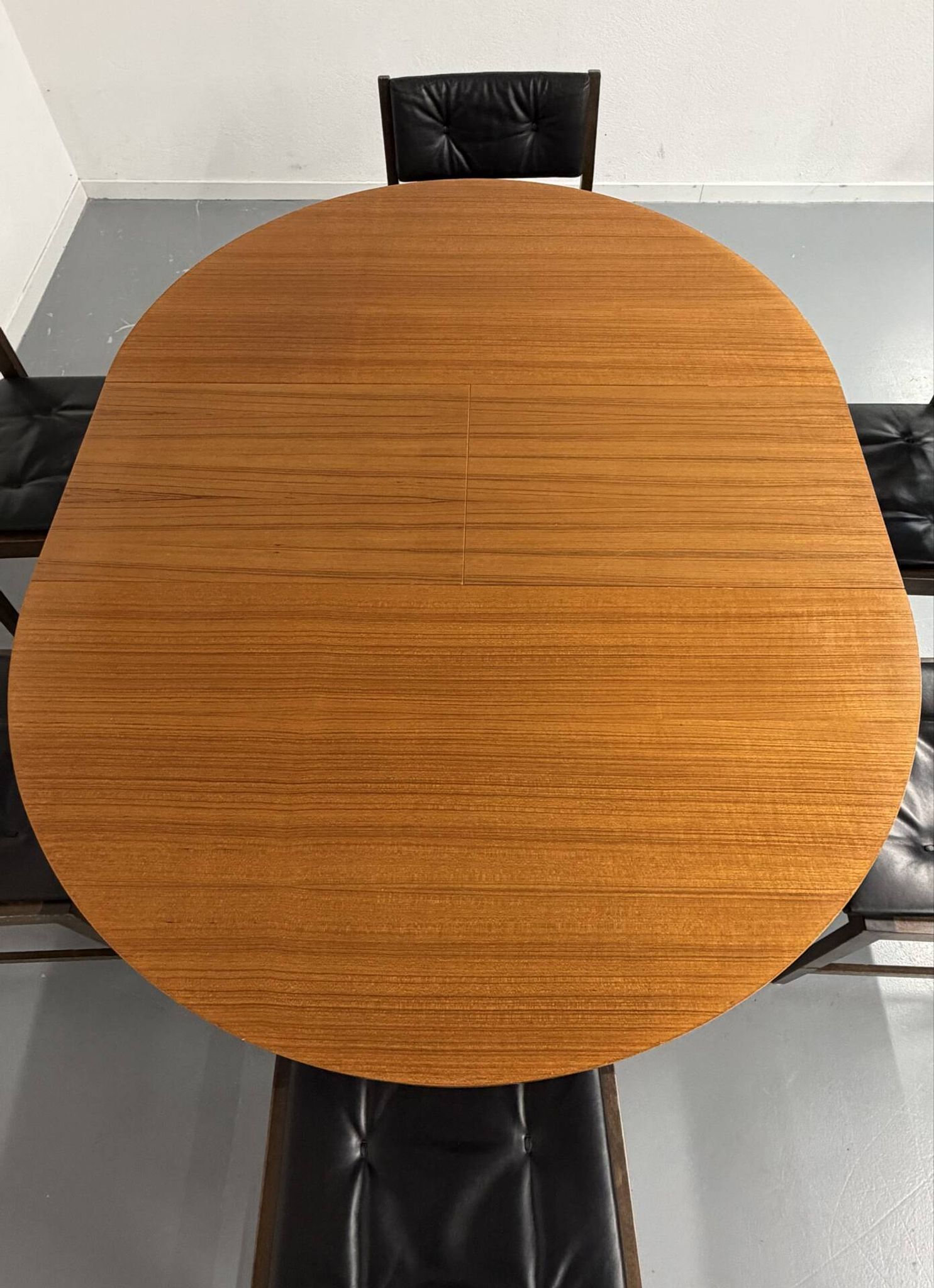 Vintage teak extendable round dining table Scandinavian design 1960s