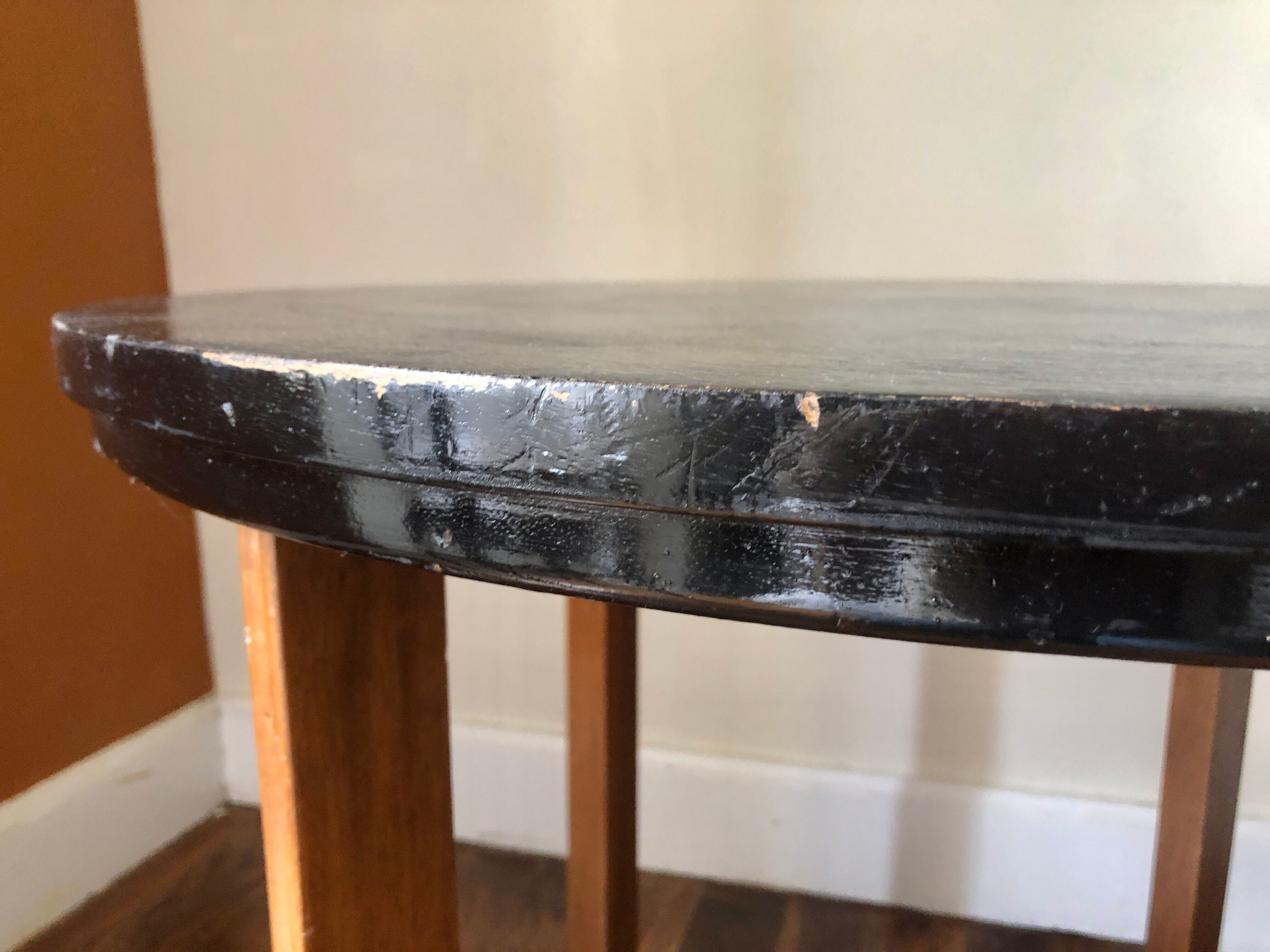 Round side table or Art Deco pedestal table, 1930s