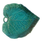 Green ceramic leaf-shaped dish