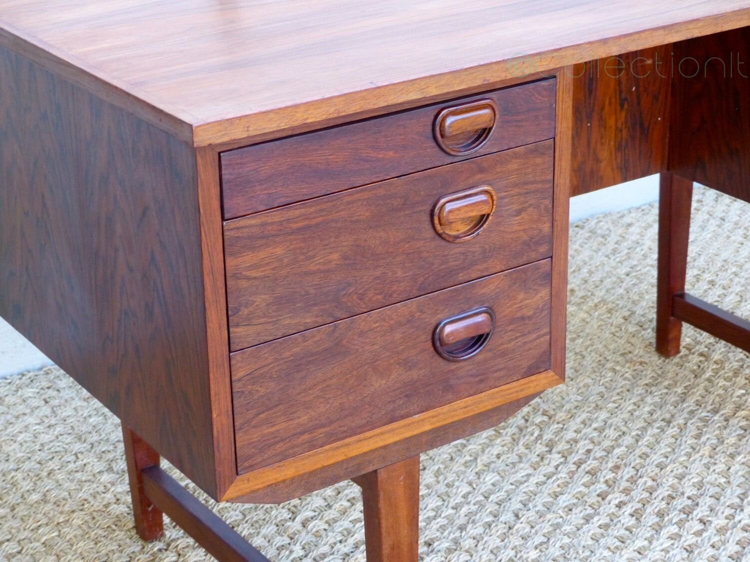 Scandinavian rosewood desk in Rio