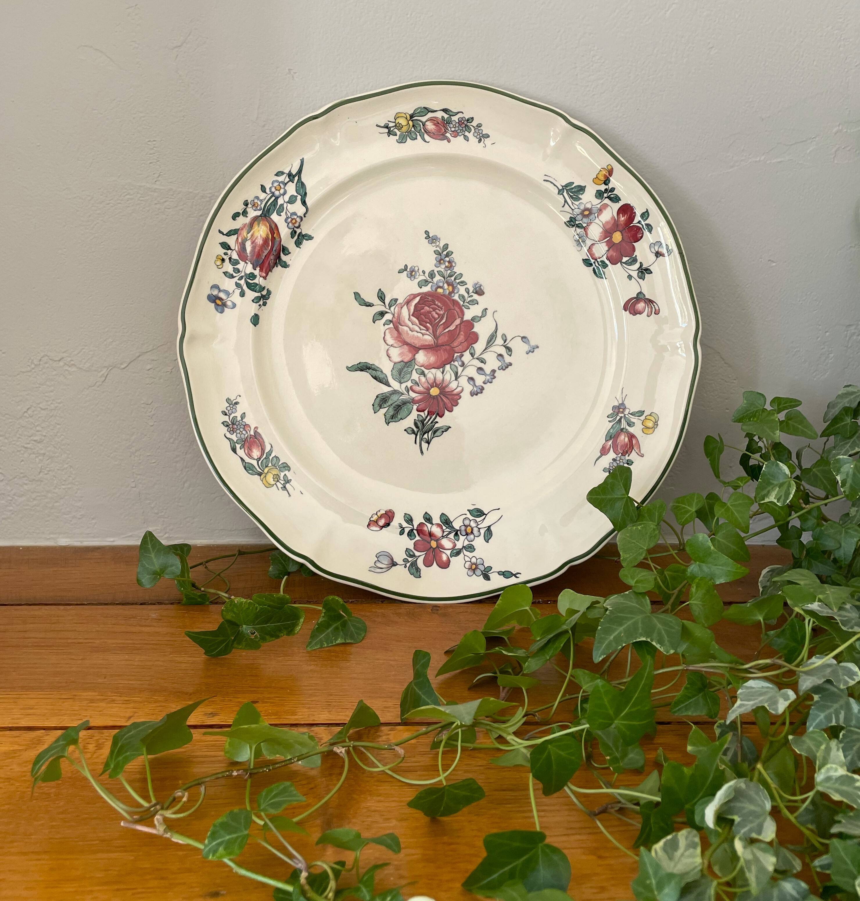 Grand plat de service ancien  en faïence de Villeroy & Boch