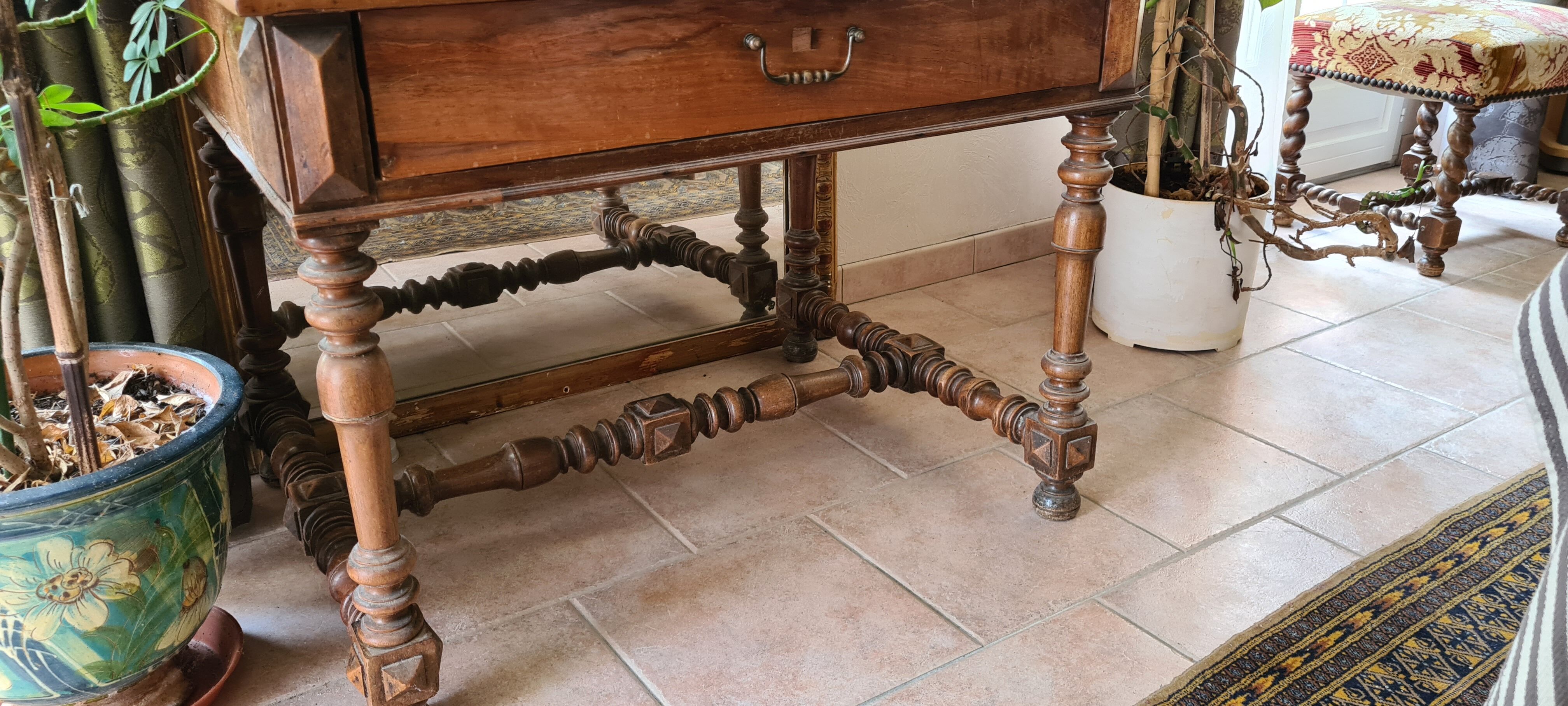 Louis XIII table