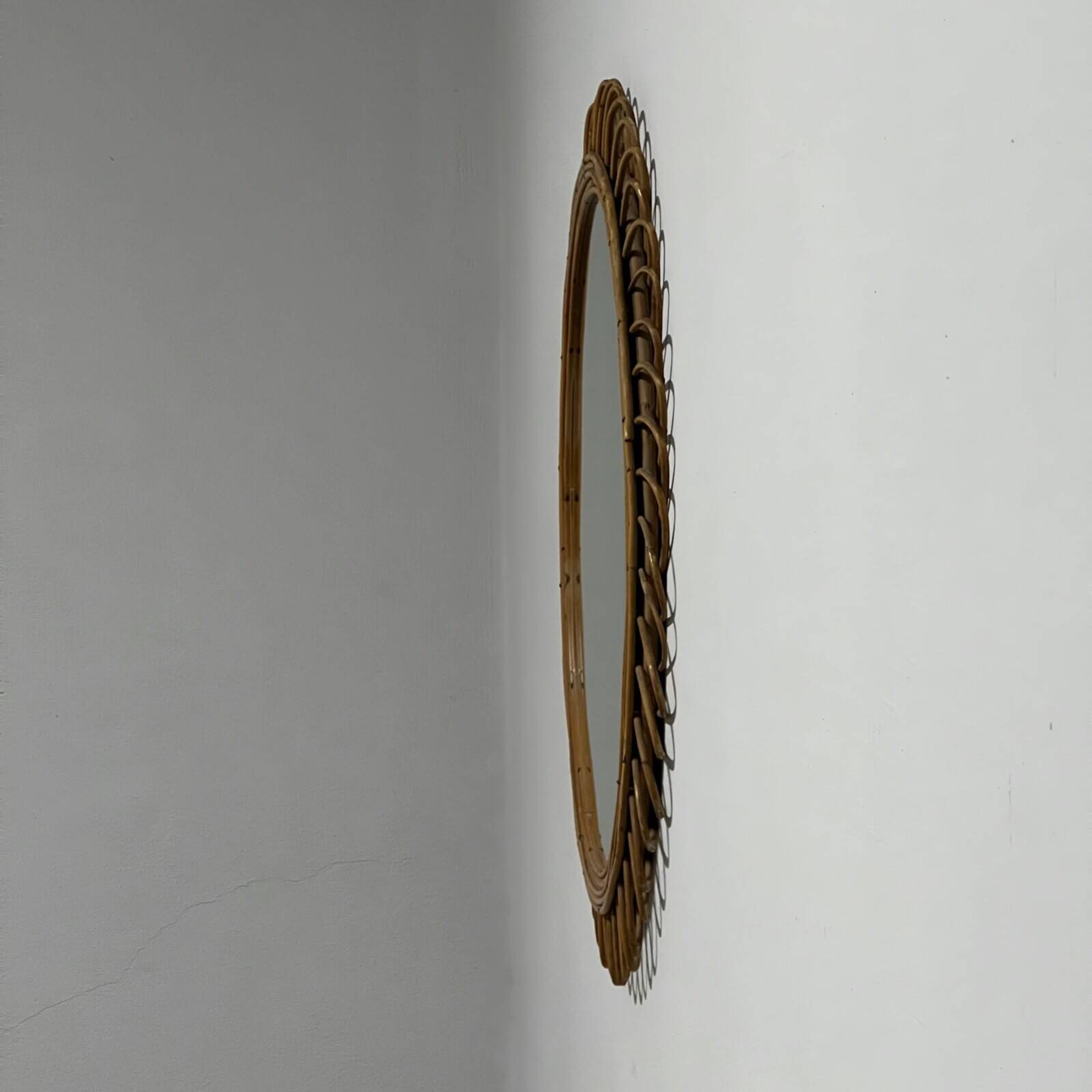 Large mirror from the 1950s. Made of bamboo. Vintage design in the Bonacina style.