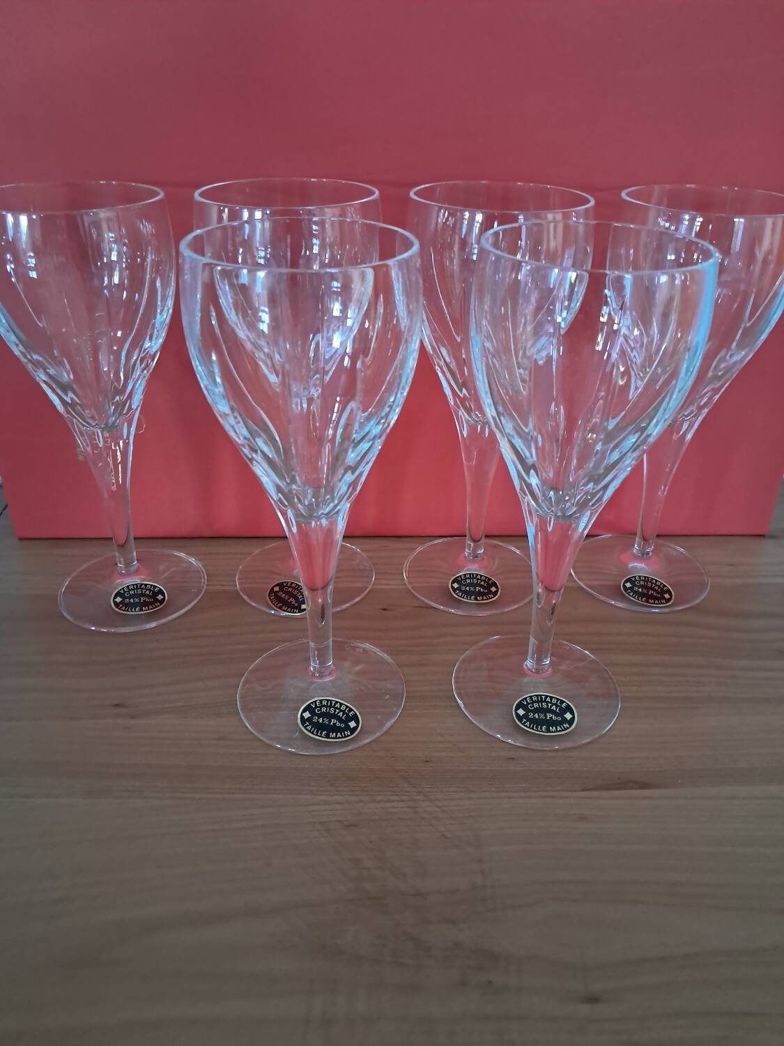 6 crystal glasses from Lorraine in the original box.