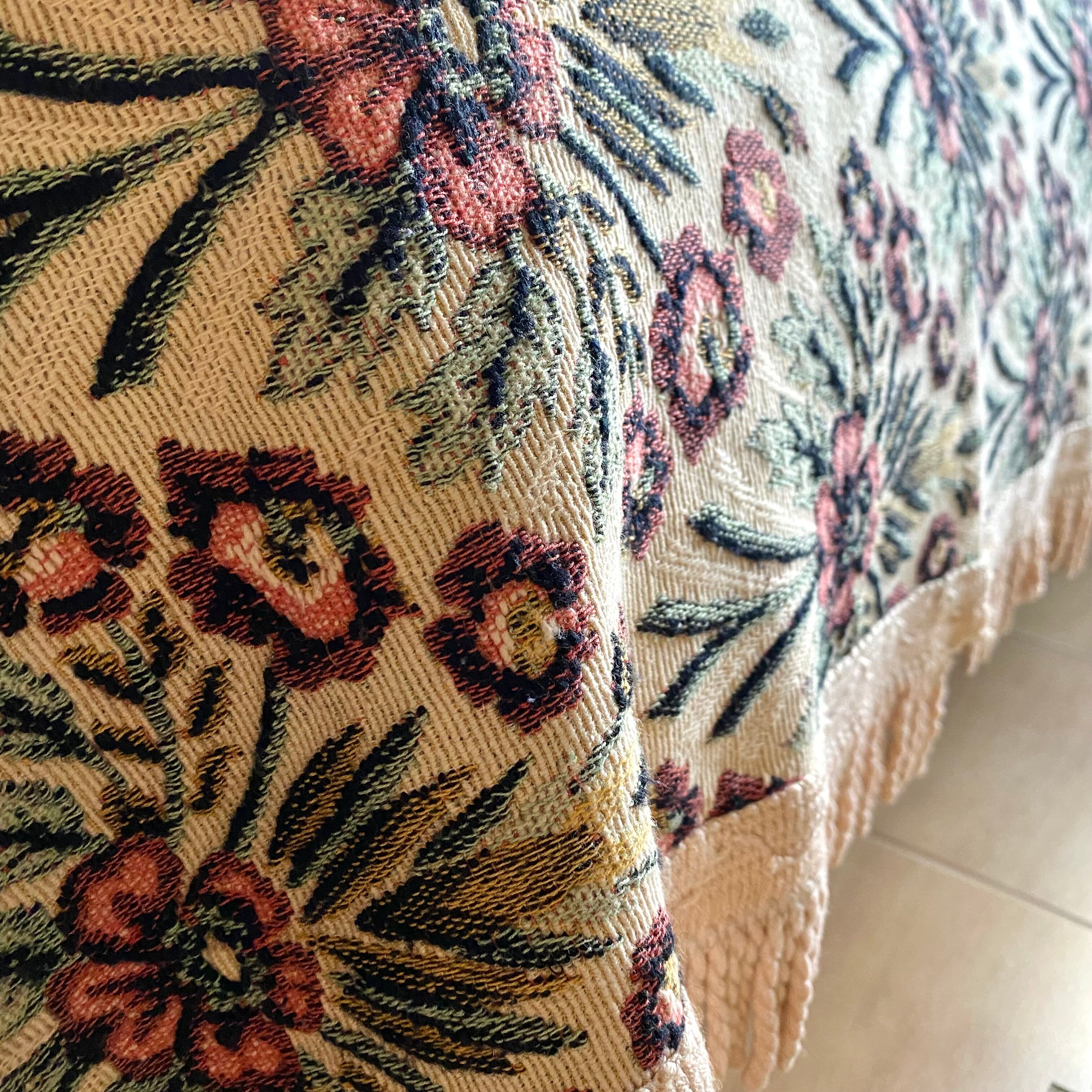 Vintage flower bedspread 180 x 220