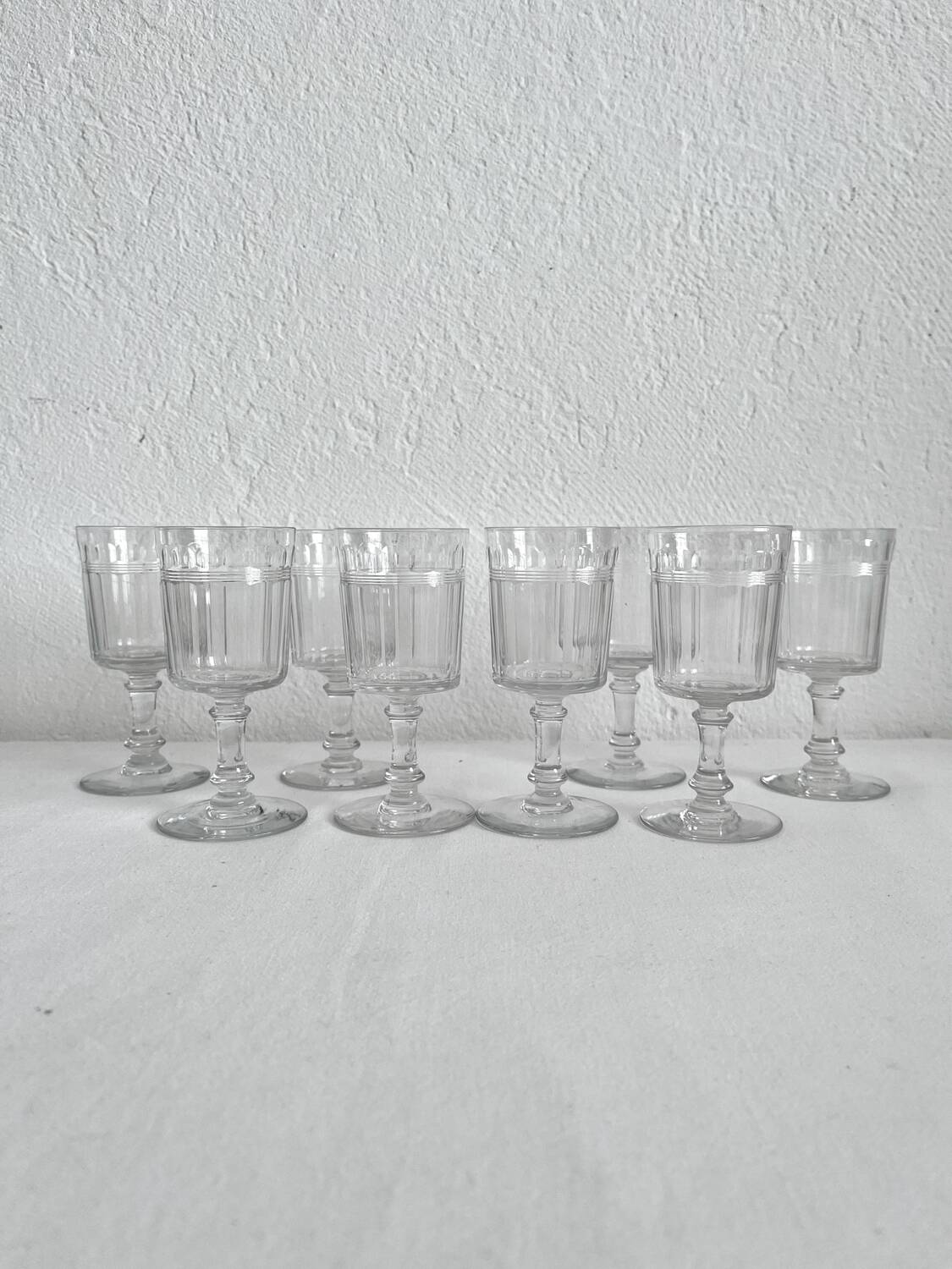 8 Baccarat cut crystal white wine glasses, Chicago model