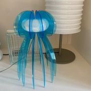 Lampe en plexiglas ou plexi vintage en forme de méduse