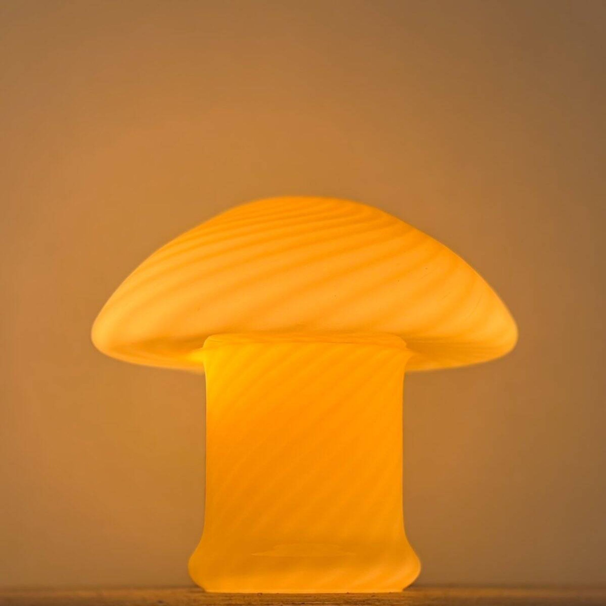 Lampe champignon vintage faite à la main en verre de Murano, Italie, années 70.
