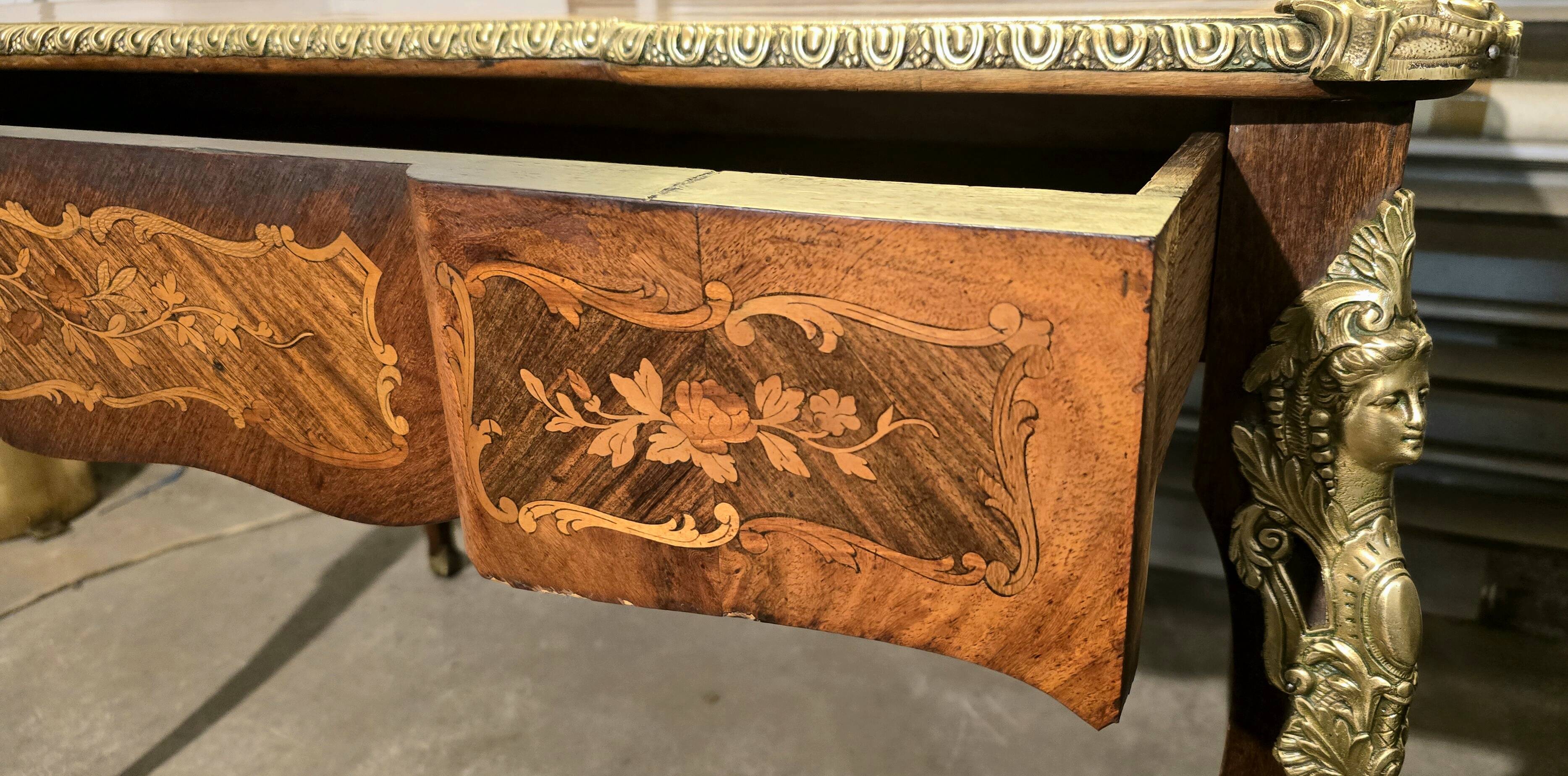 Louis XV style flat desk in marquetry - 20th century work