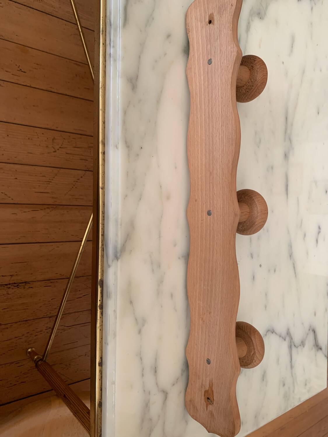 Wooden coat rack with 3 hooks