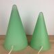 2 lampes coniques Teepee par SCE en verre vert