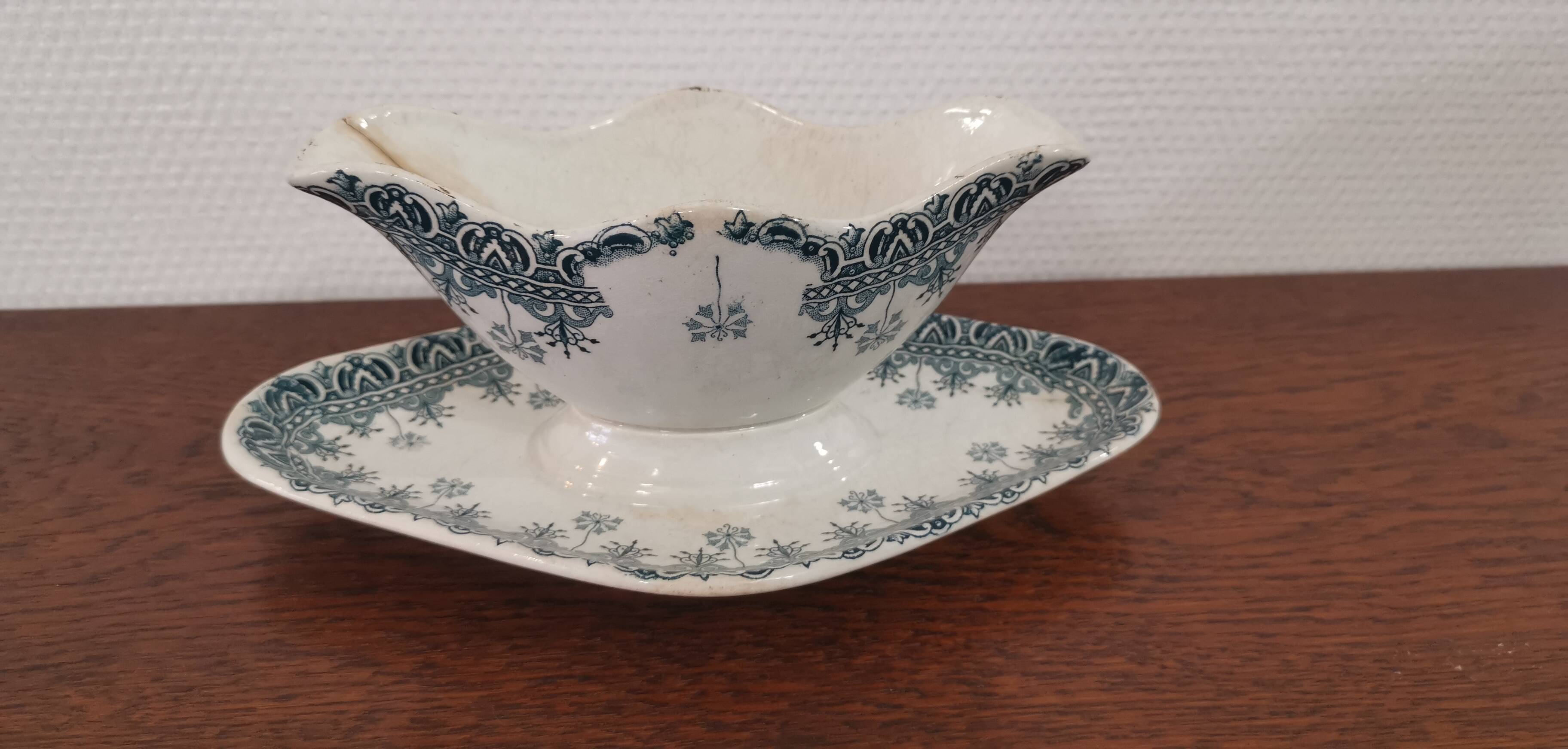 Old earthenware gravy boat "Société Anonyme" St Amand et Hamage