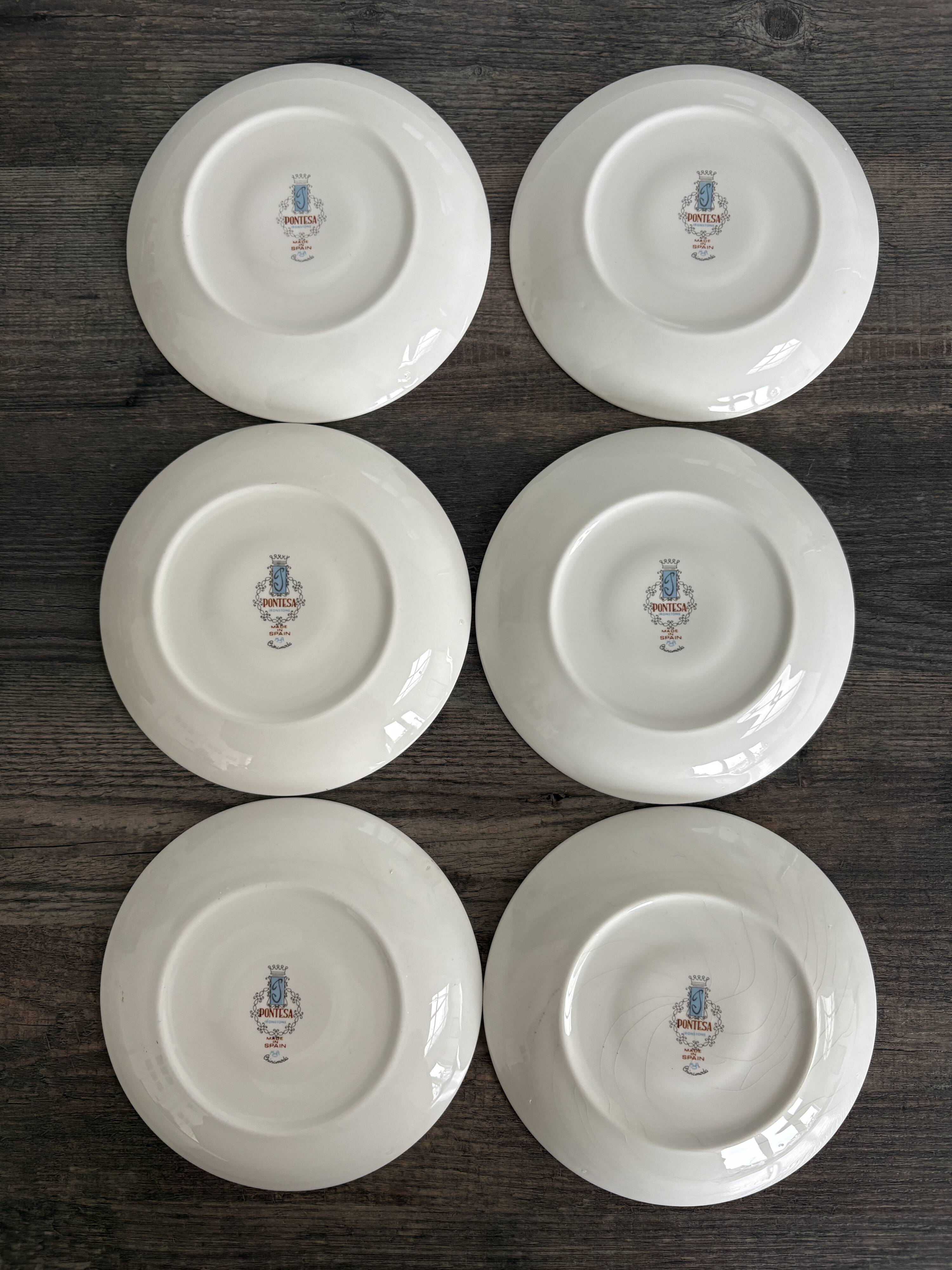 Service of 6 vintage Pontesa cups in 70s pop design.