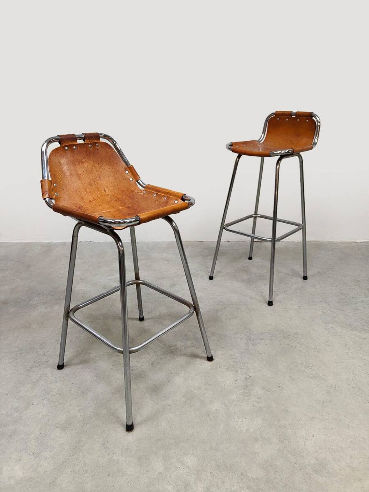 Vintage design barstools 'Les Arcs' Charlotte Perriand