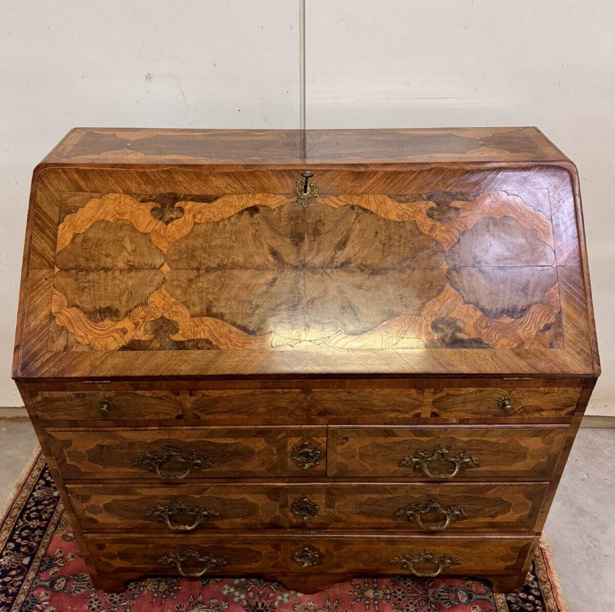 Bureau - commode ou commode scriban époque Louis XV en marquéterie