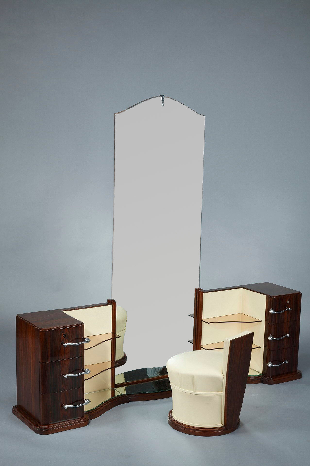 Coiffeuse et son fauteuil en placage d'ébène de Macassar