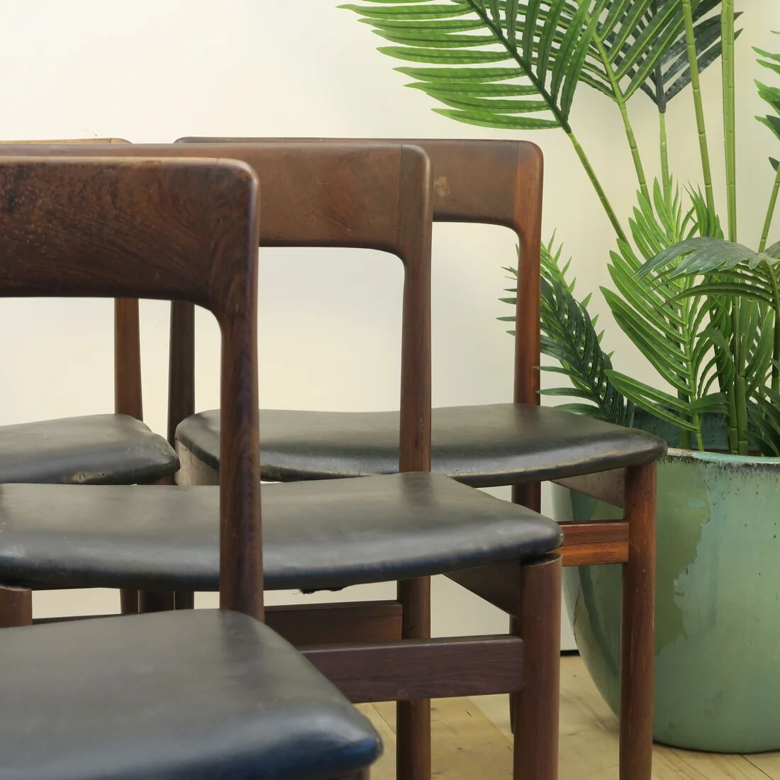 Set of 6 chairs by Nørgaard Møbelfabrik, rosewood and leather, Denmark 1960.