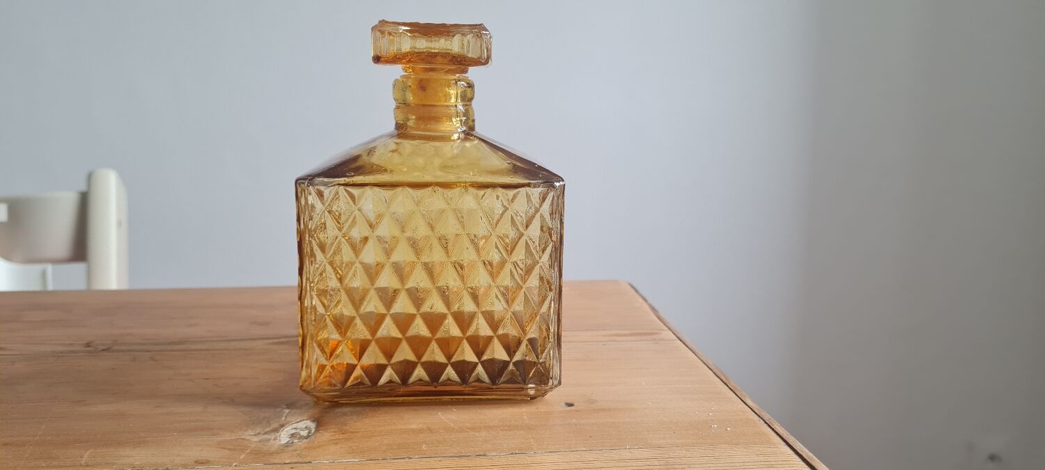 Carafe or amber glass bottle