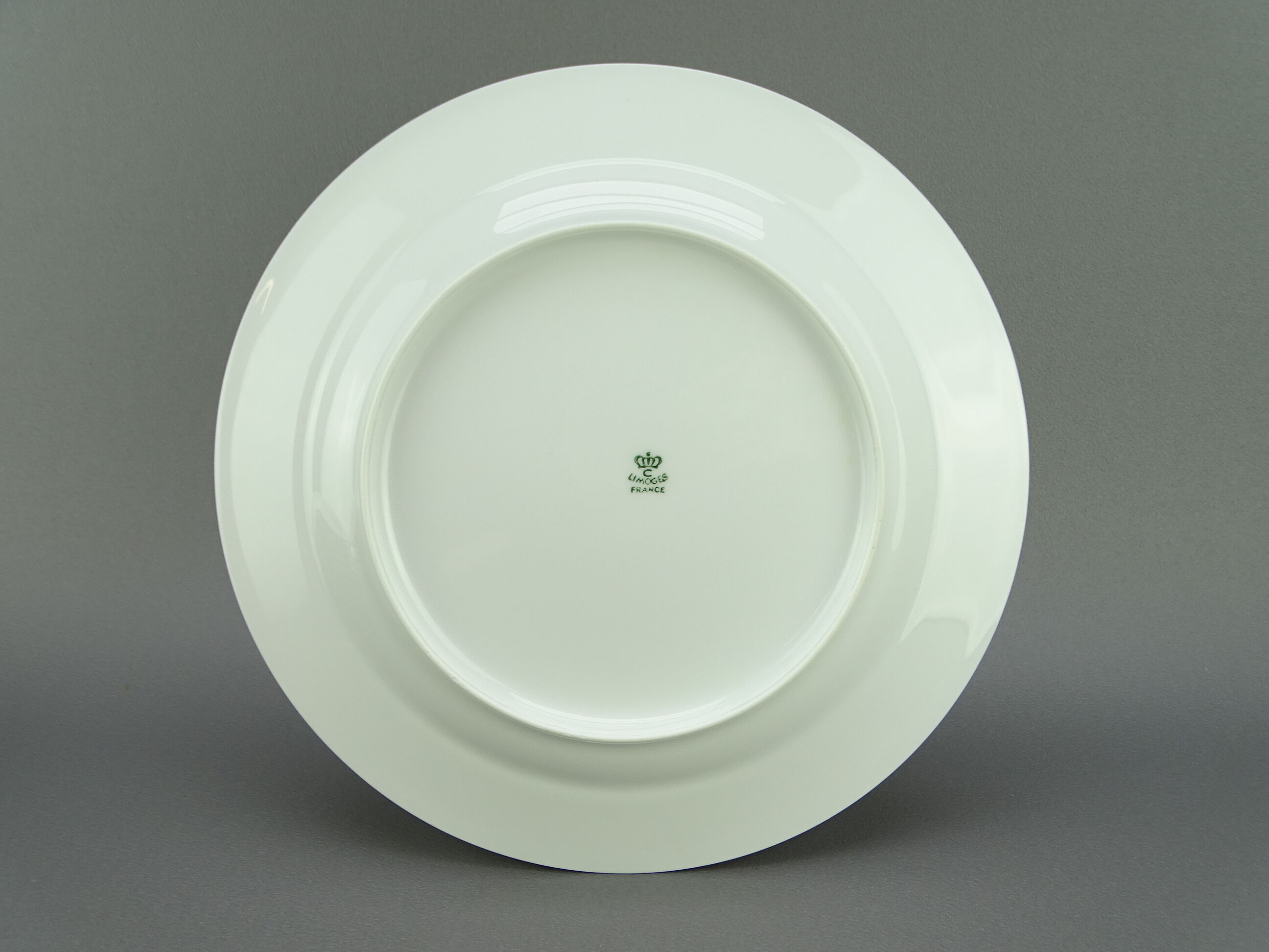 Six flat plates gold inlays by Chastagner in Limoges