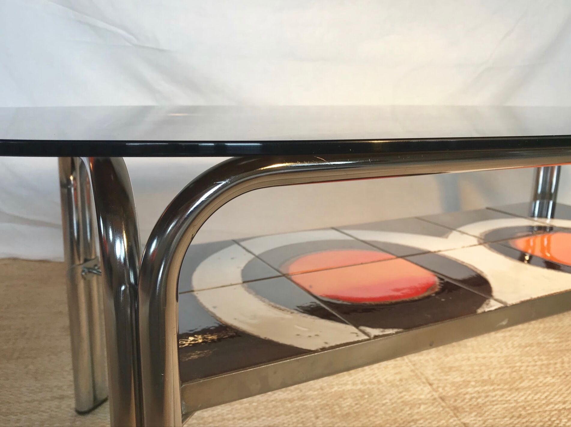 Glass coffee table, ceramics 70