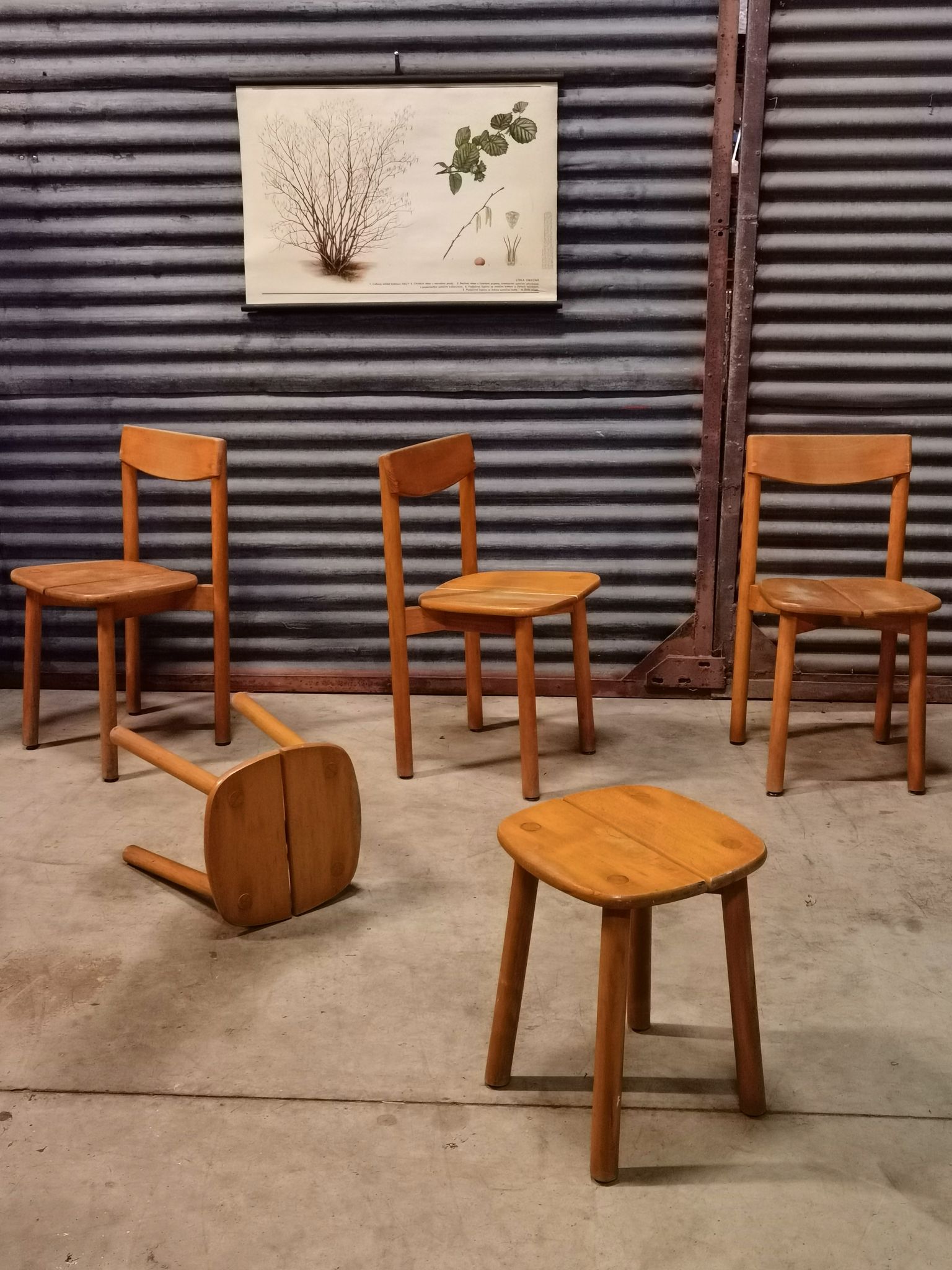 Lot de 3 chaises et 2 tabourets