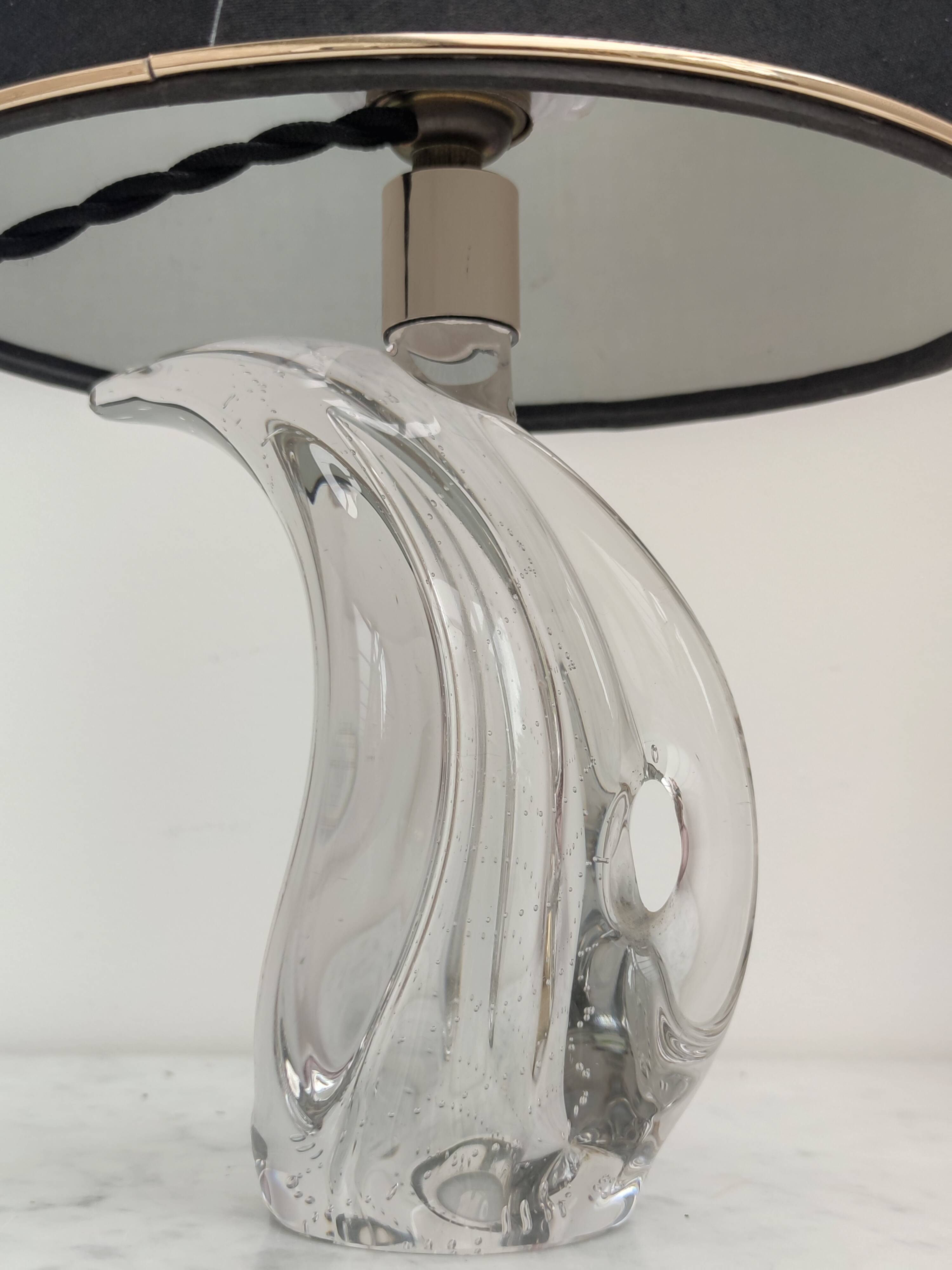 Bubbled glass lamp