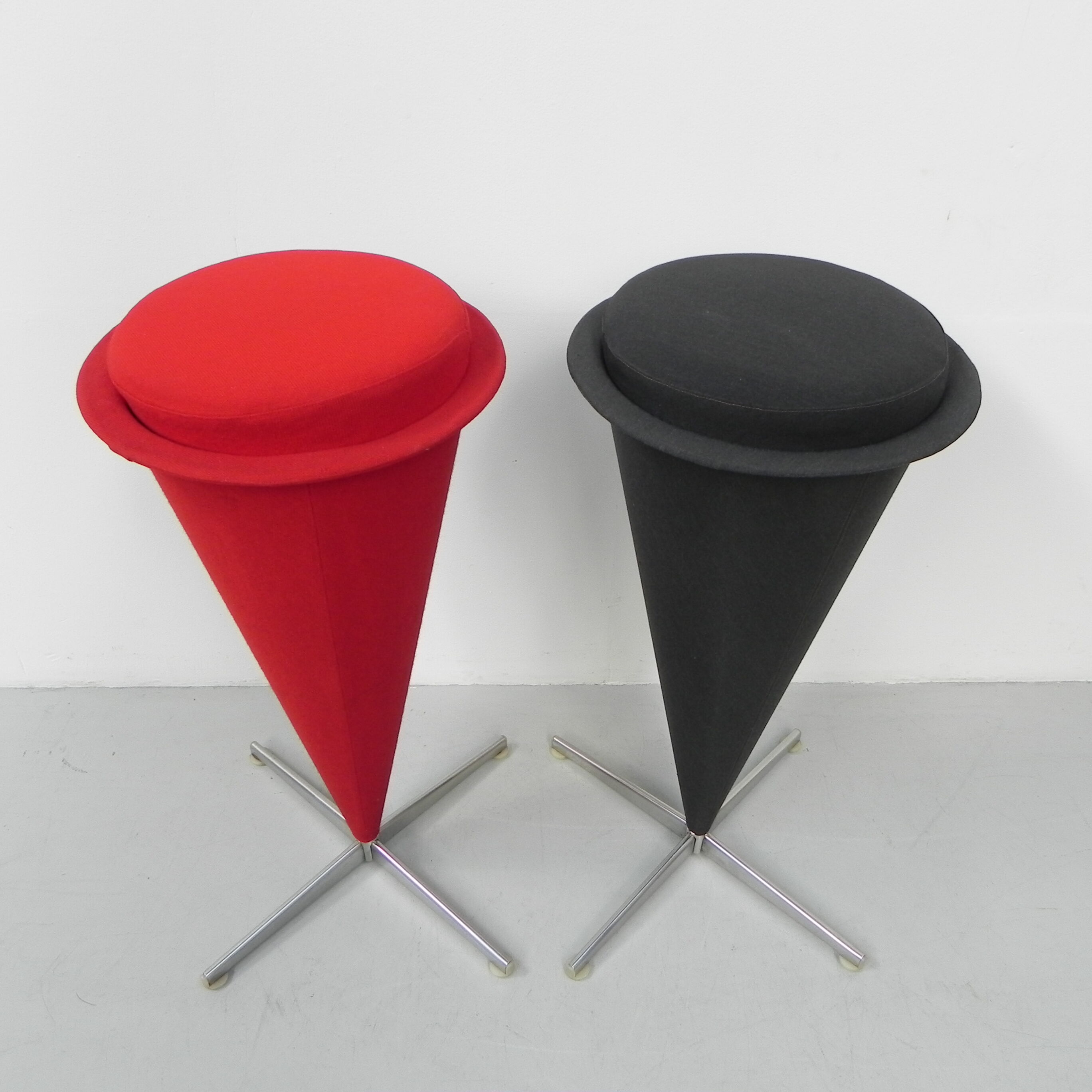 Set of 2 Verner Panton stools