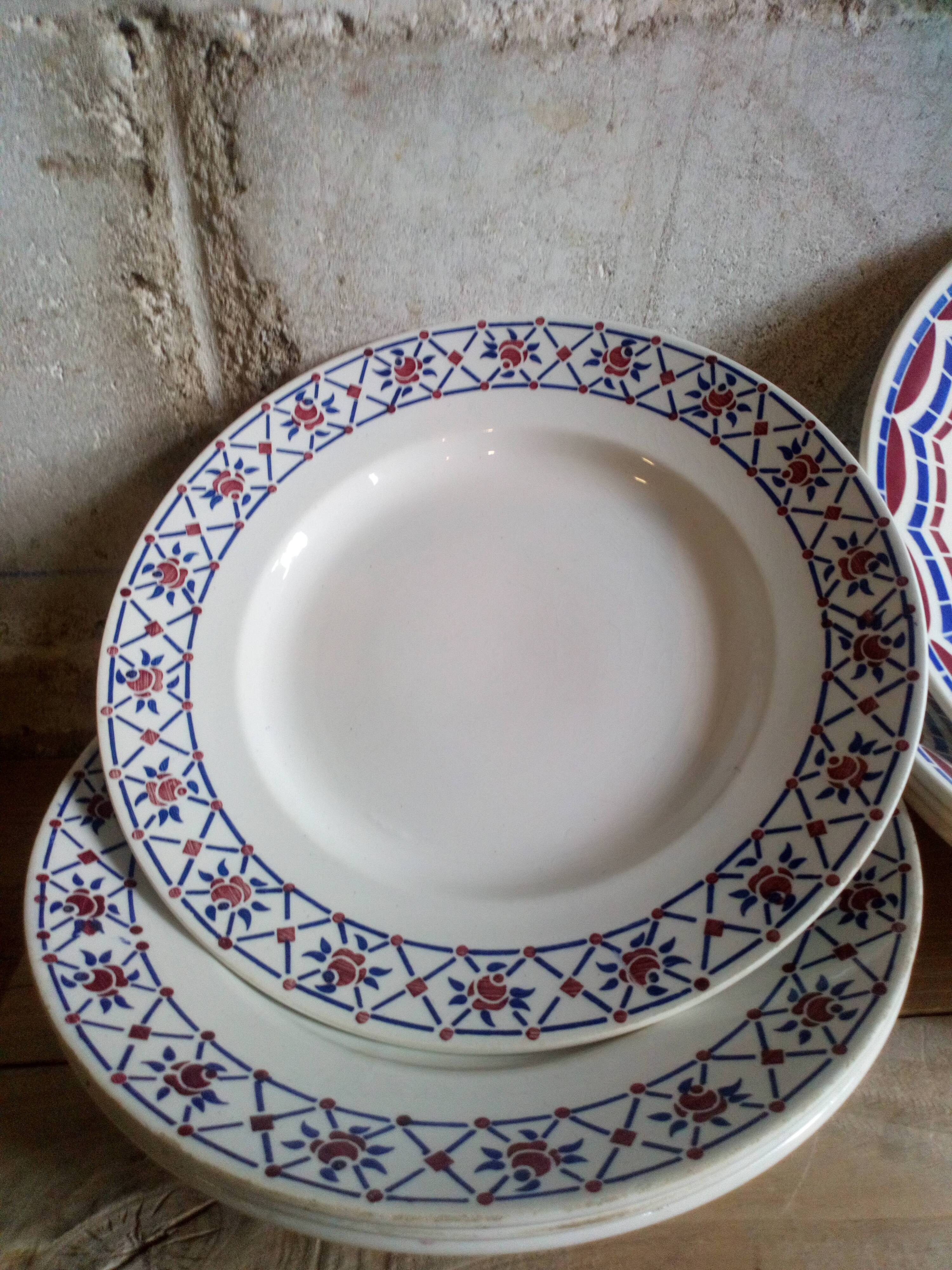 Assorted eight old plates of Badonviller and Mill of Wolves