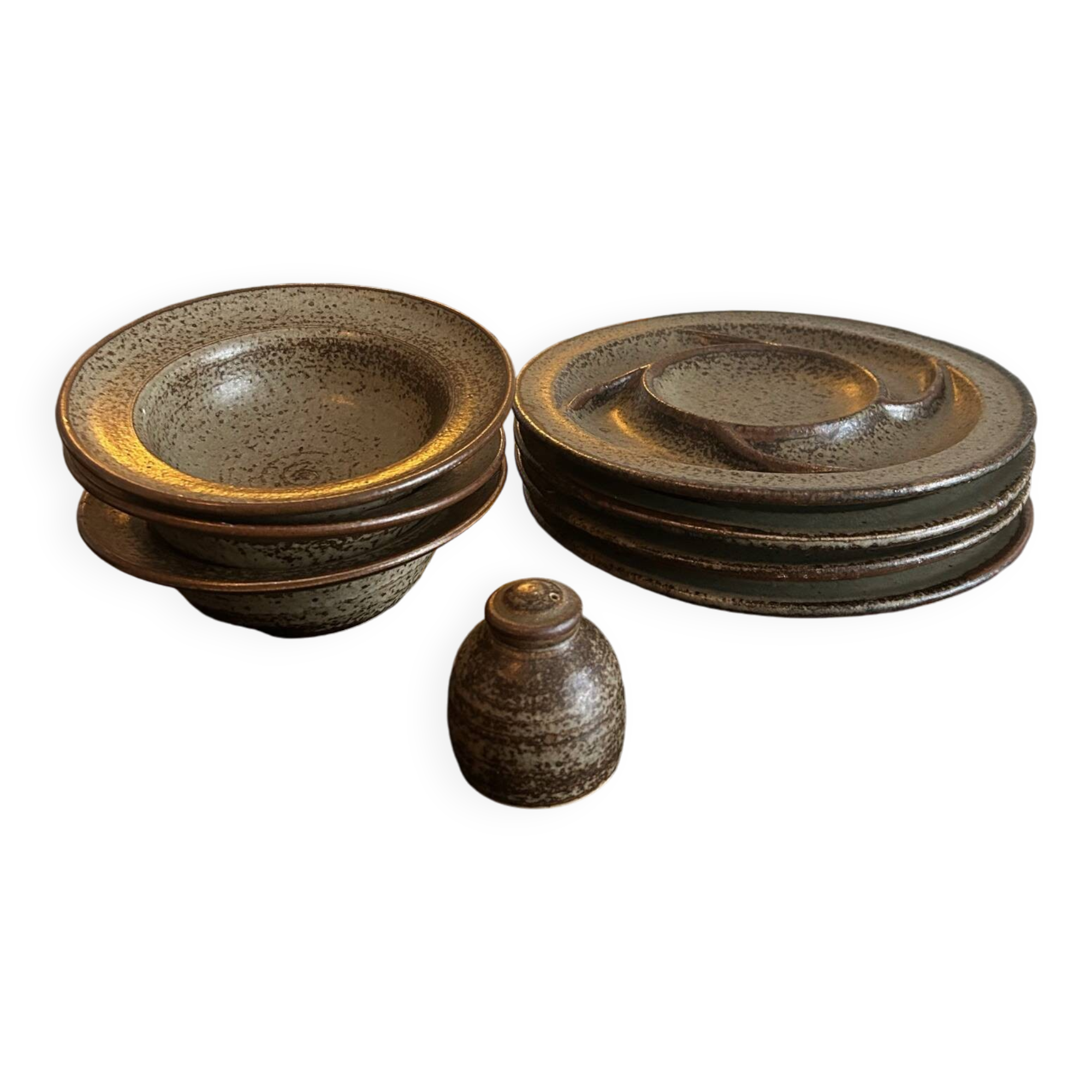 Jean Tessier stoneware tableware, Le Cep workshop