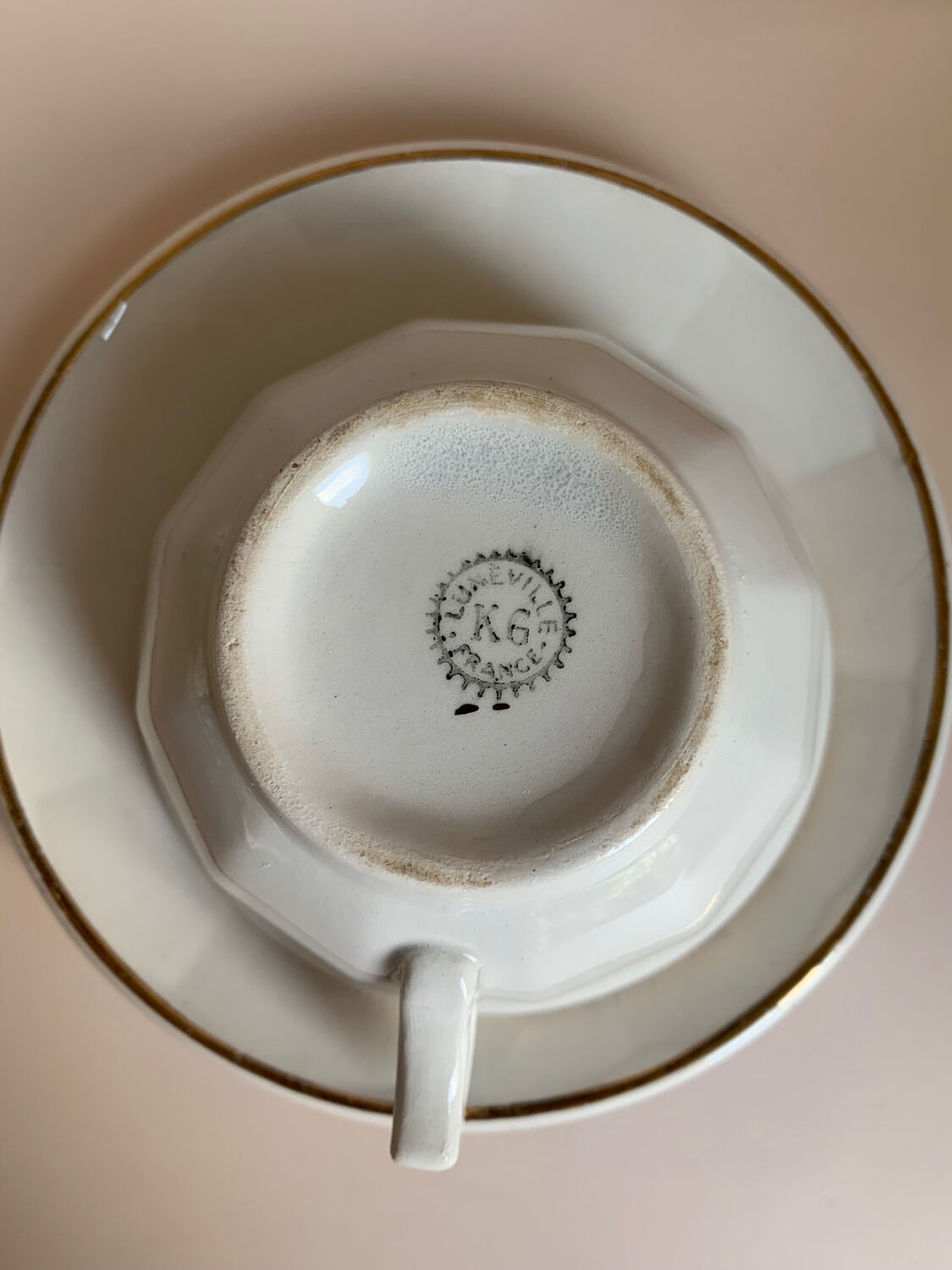 Set of 6 white Luneville porcelain coffee cups and saucer with gold rim