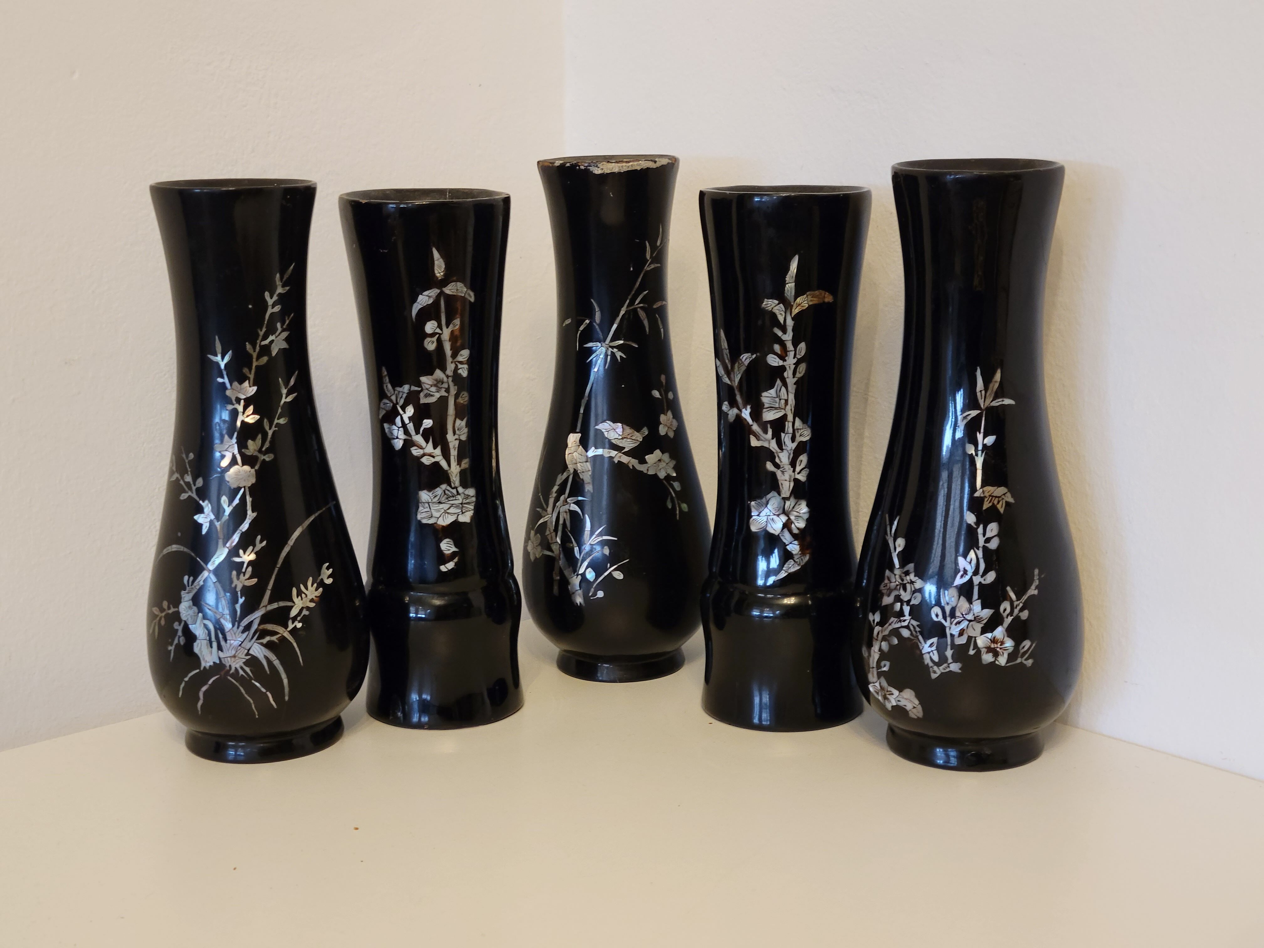 5 Vietnam vases black lacquered wood and mother-of-pearl inlays