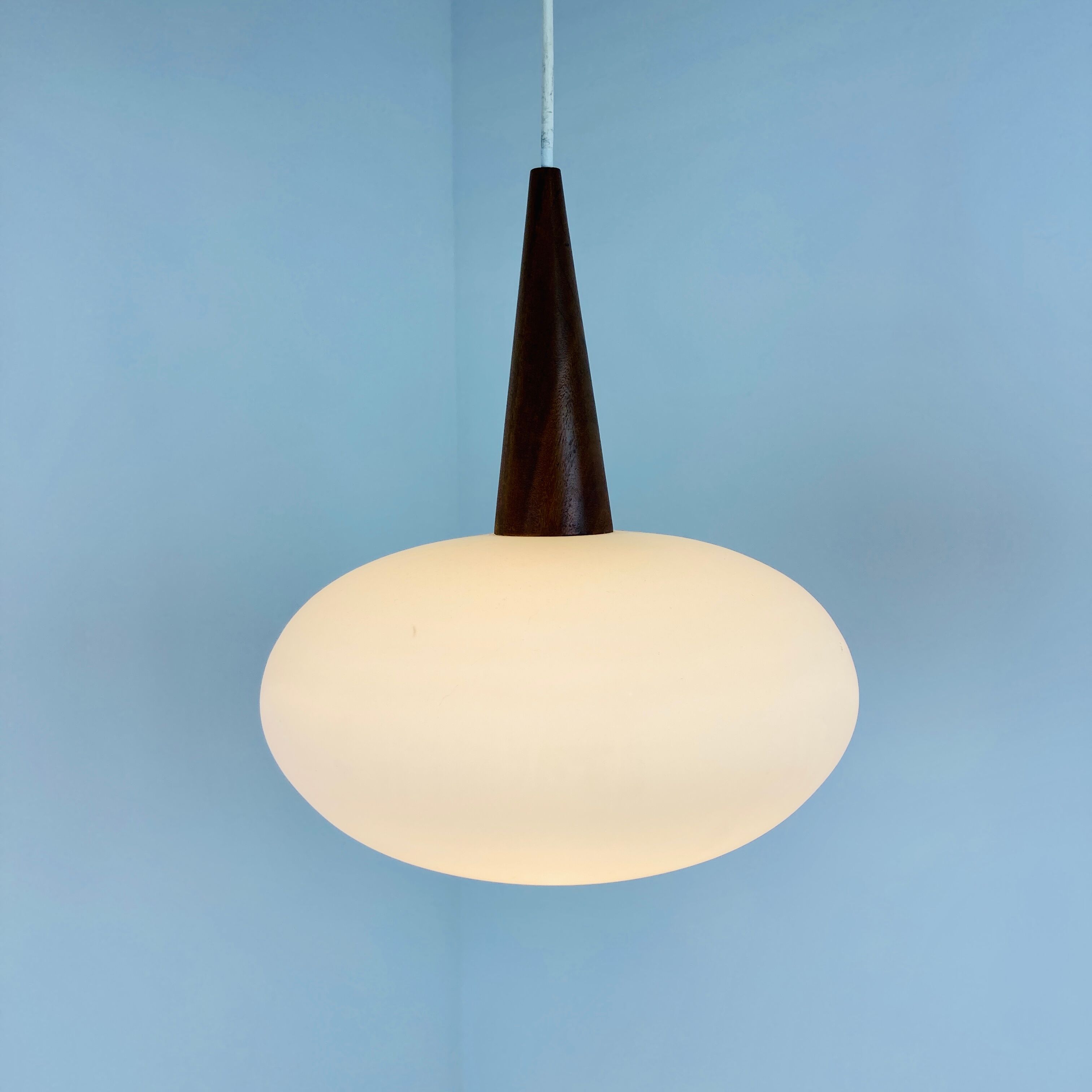 Suspension by Louis Kalff, Philips edition.