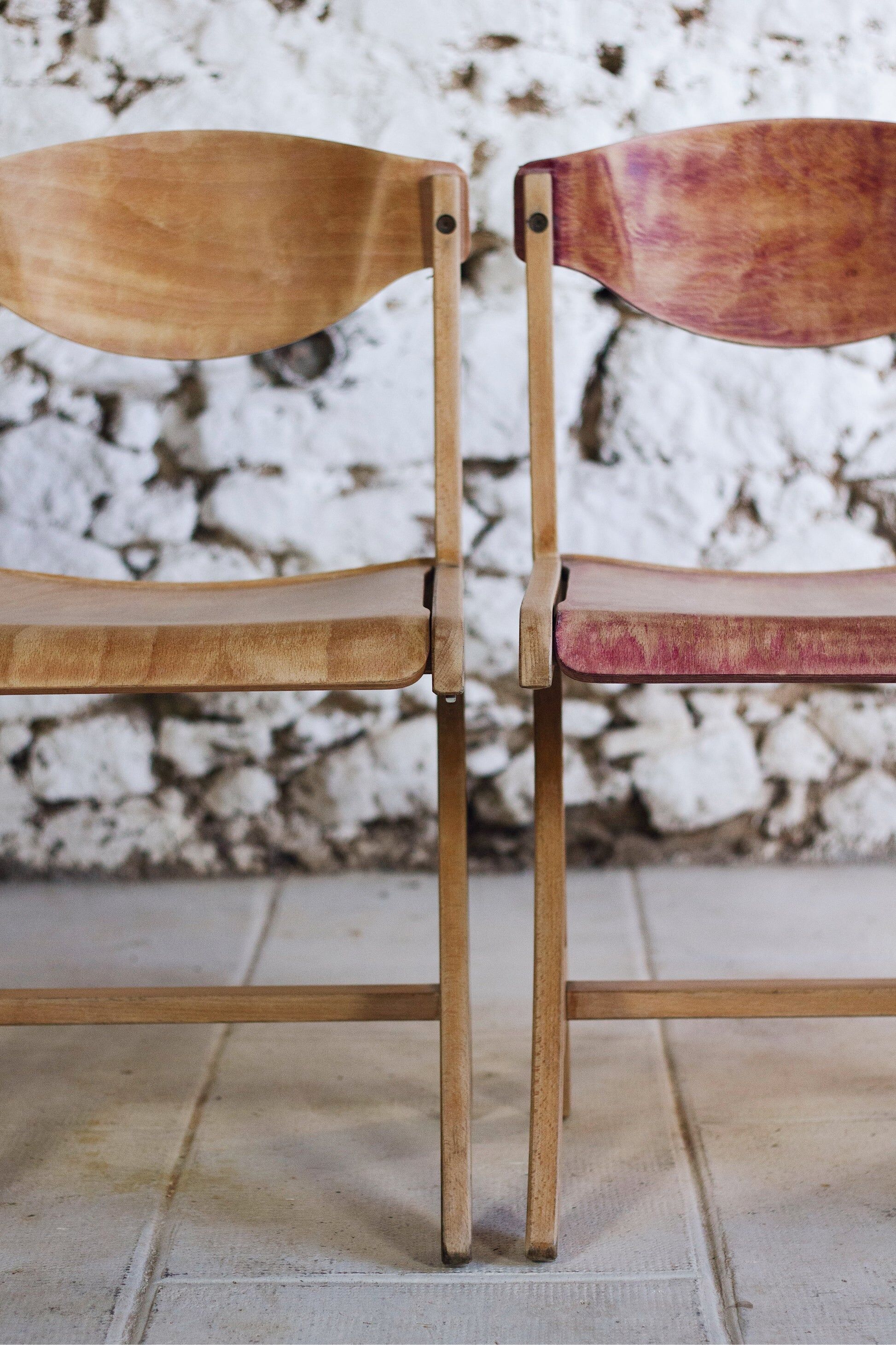 4 vintage canteen chairs in beech, 1980.