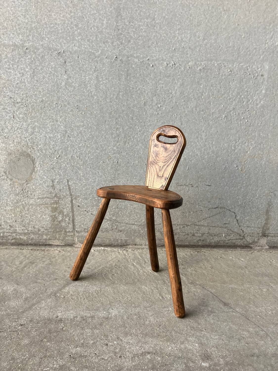 Brutalist tripod stool with backrest, France, vintage 1950s