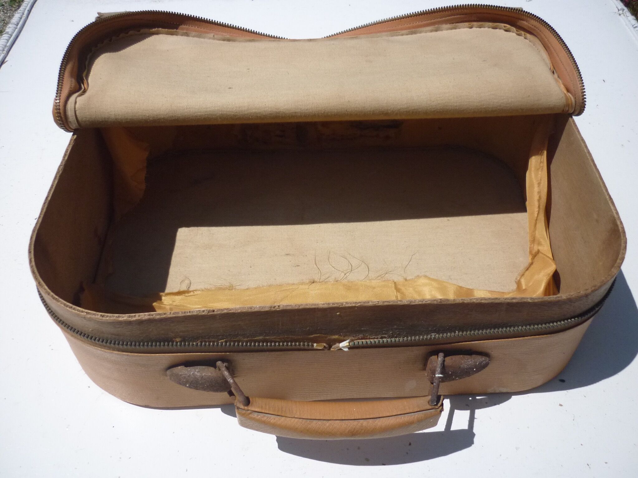 Old suitcase with zip