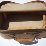 Old suitcase with zip