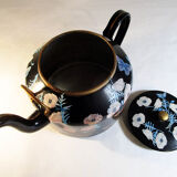 Hand-painted kettle