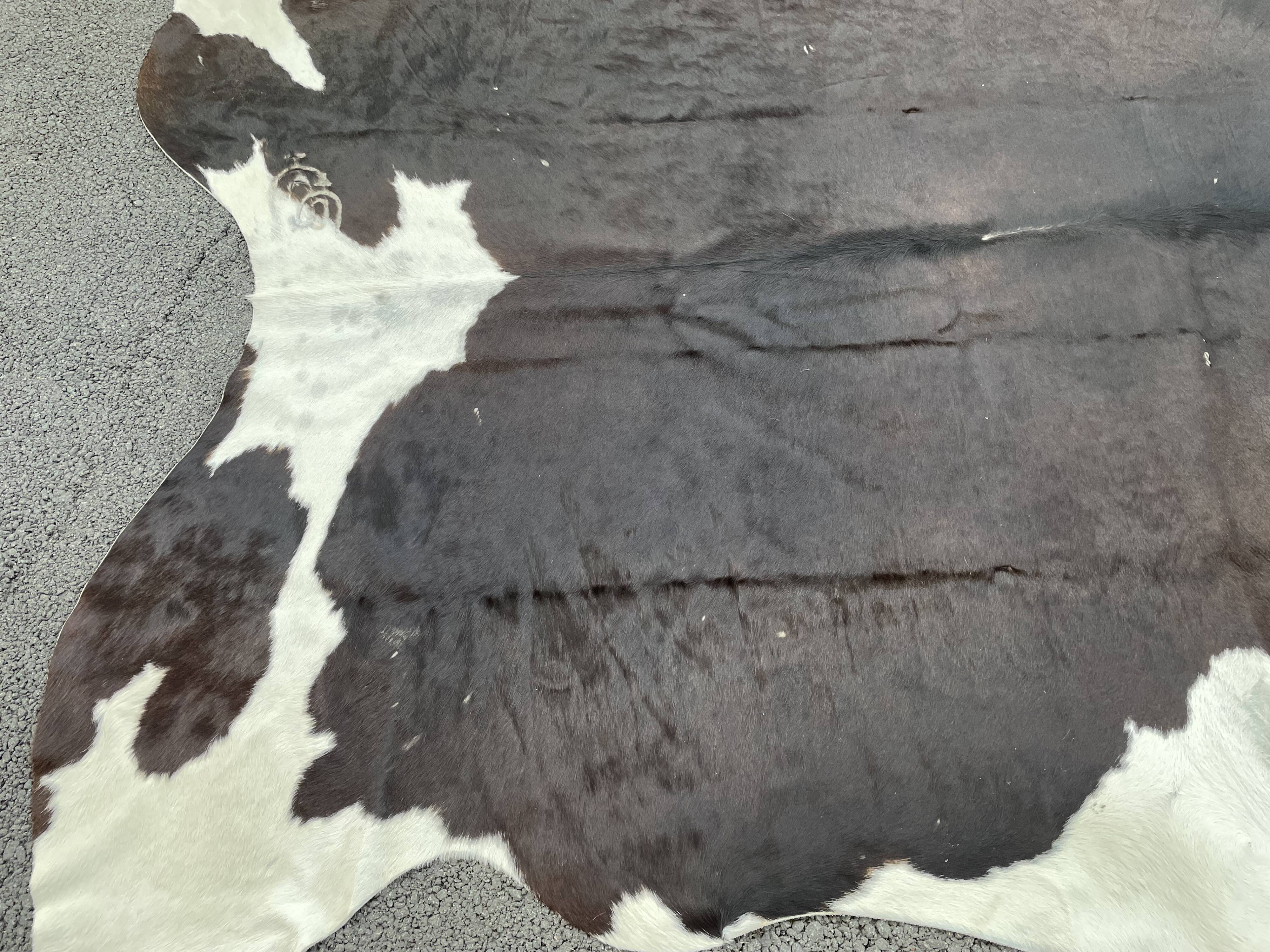 Cowhide mat 210x250cm