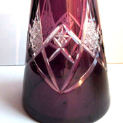 Carafe cristal Baccarat Saint-Louis, modèle Massenet ciselée violette et blanche
