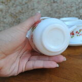 Series of 4 cups et under cups pink patterns Arcopal 80s