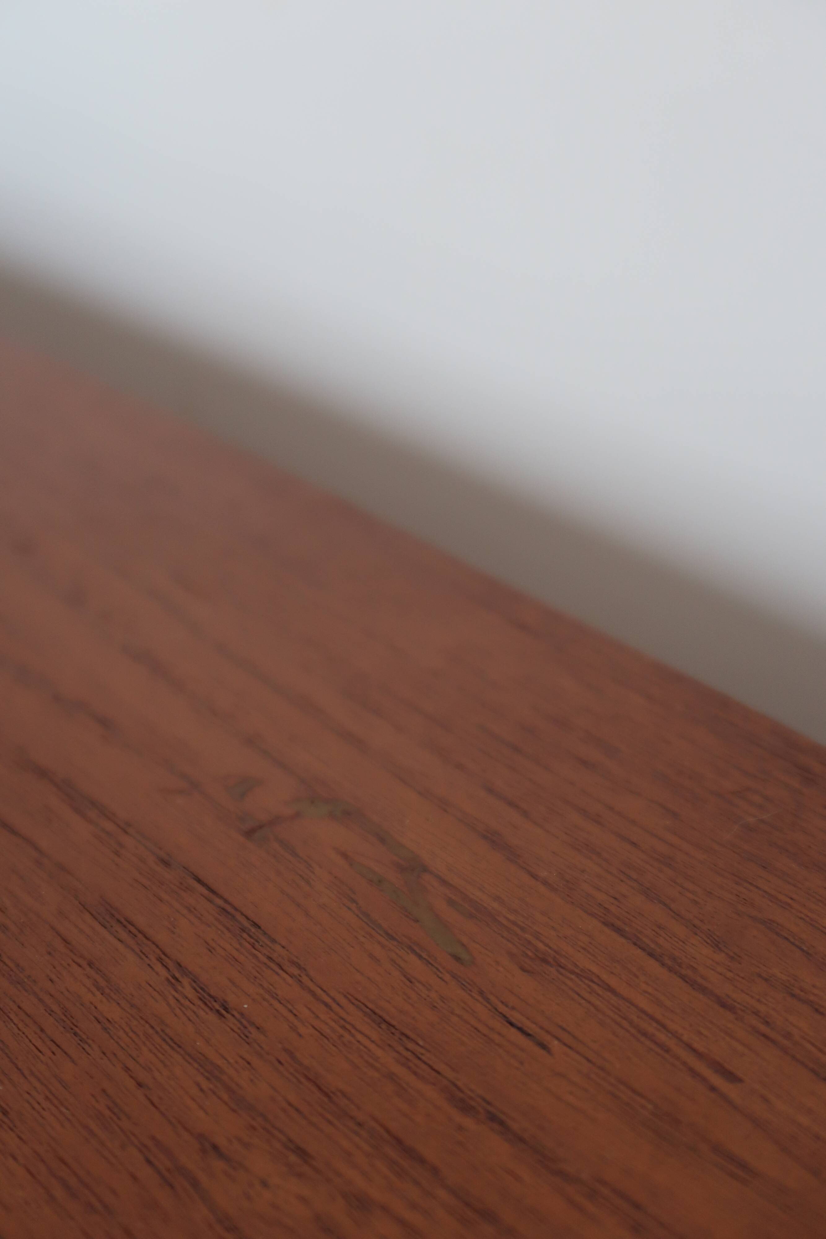 Large Scandinavian extendable coffee table