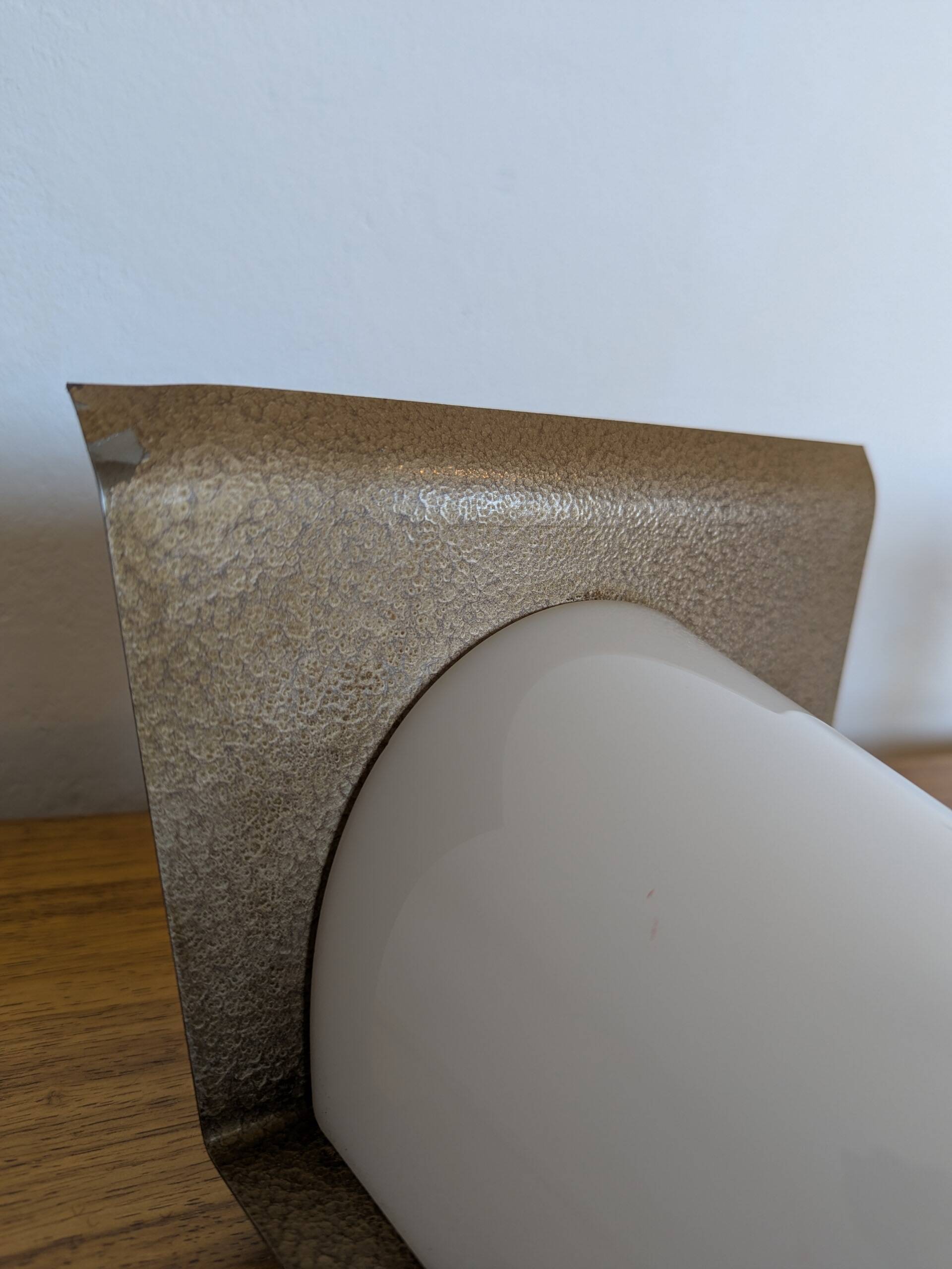 Pair of wall lights from the 50s/60s, metal and perspex.