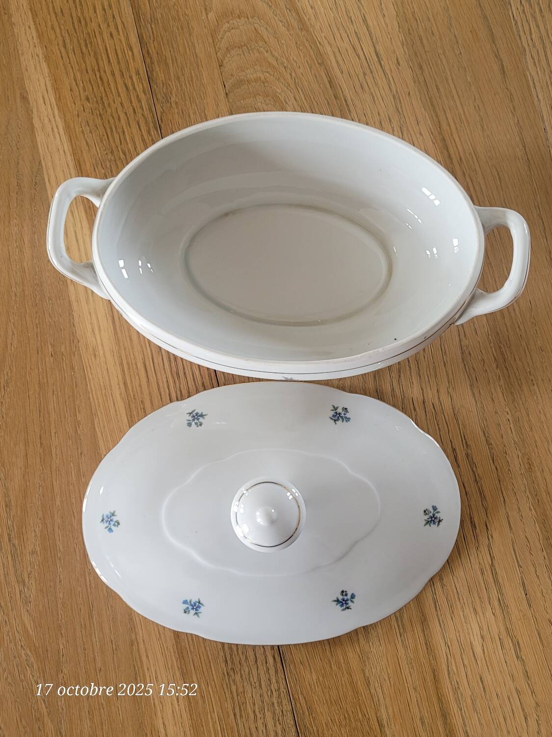 Vintage porcelain vegetable dish/soup tureen