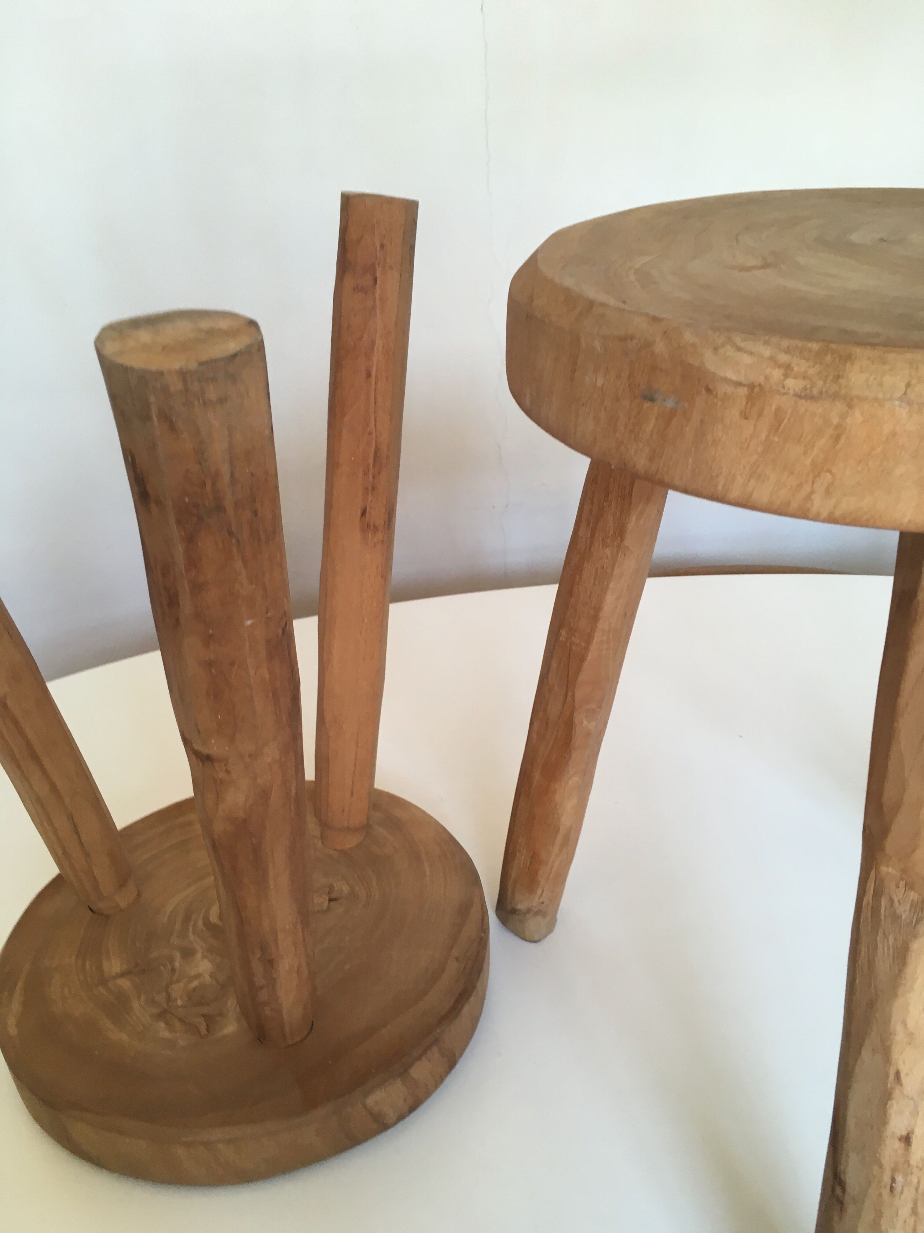 Pair of tripod stools of farm in raw Elm
