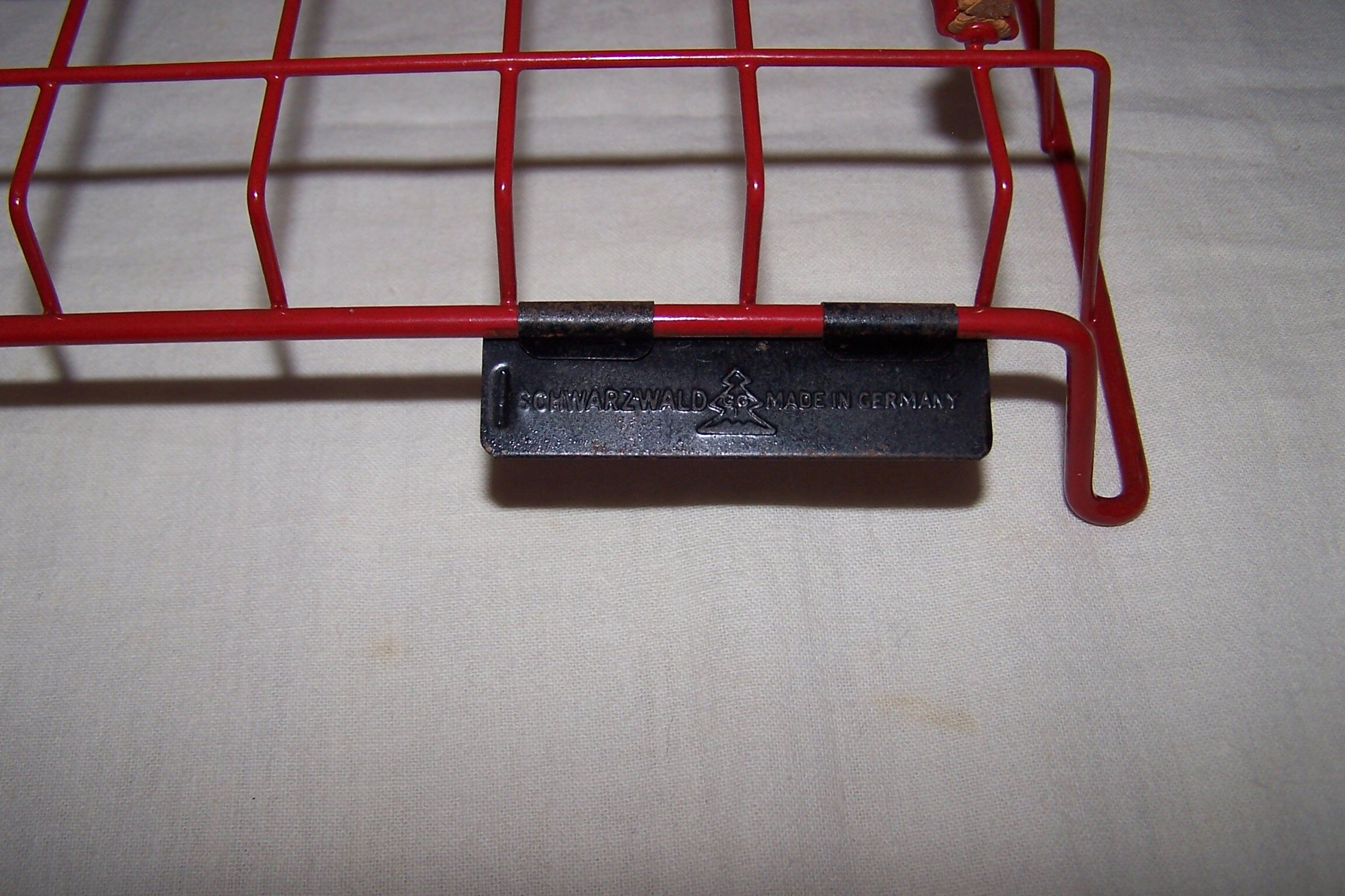 Schwarzwald 50s office shelves