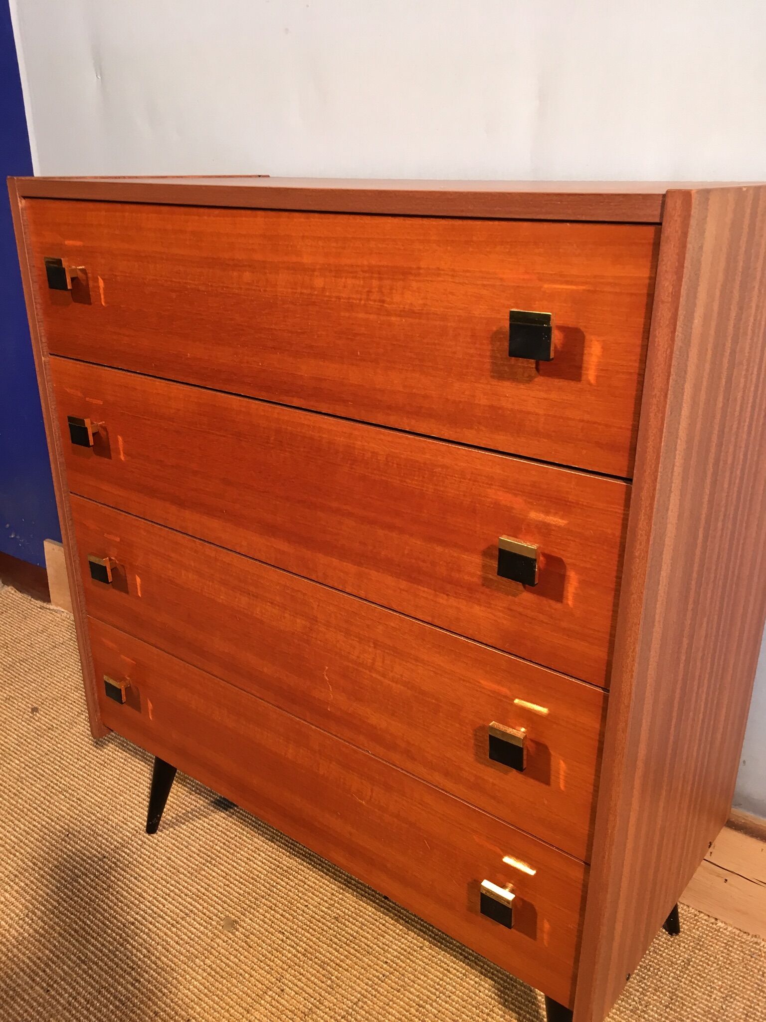 Chest of drawers 60