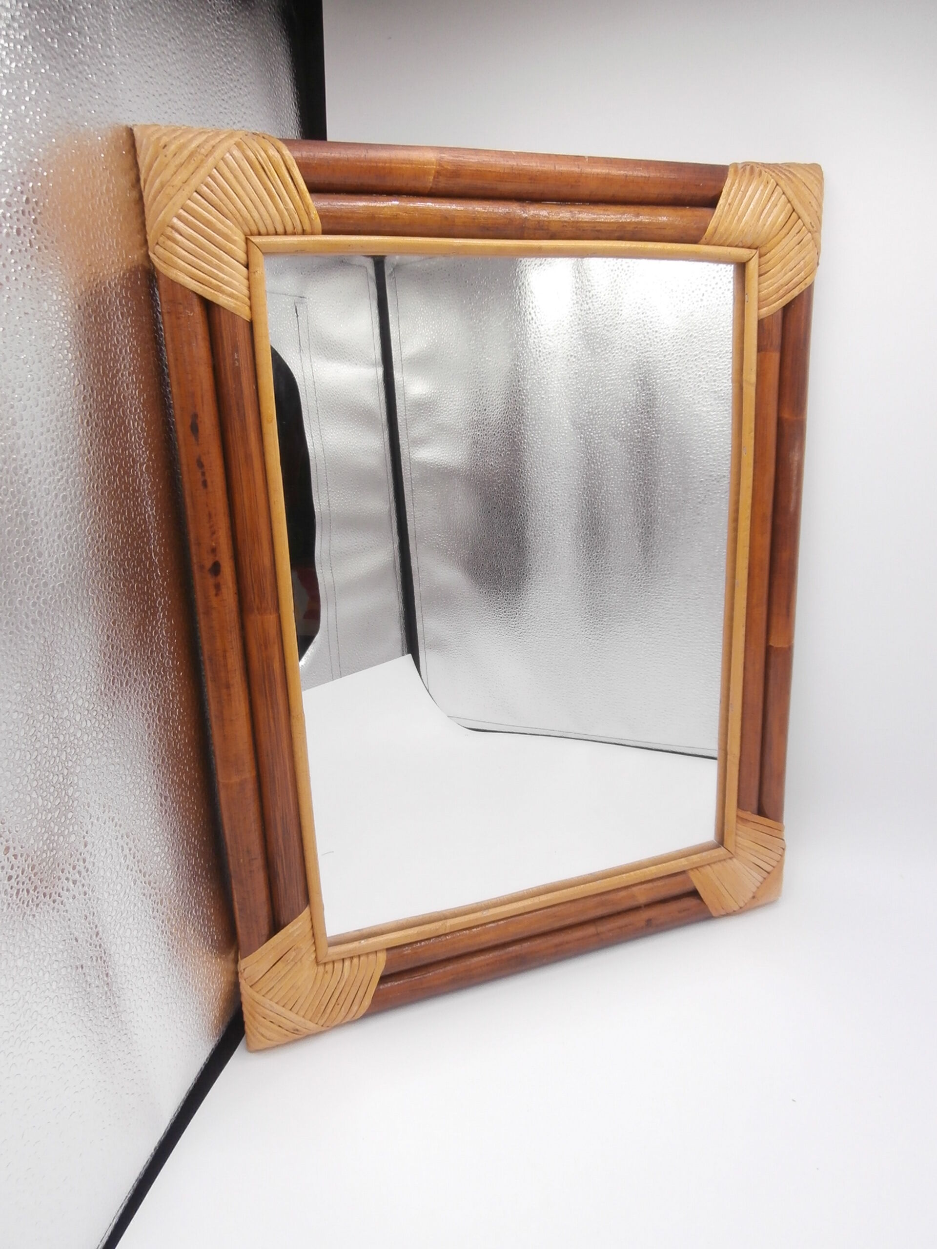 Rectangular mirror in wood and wicker