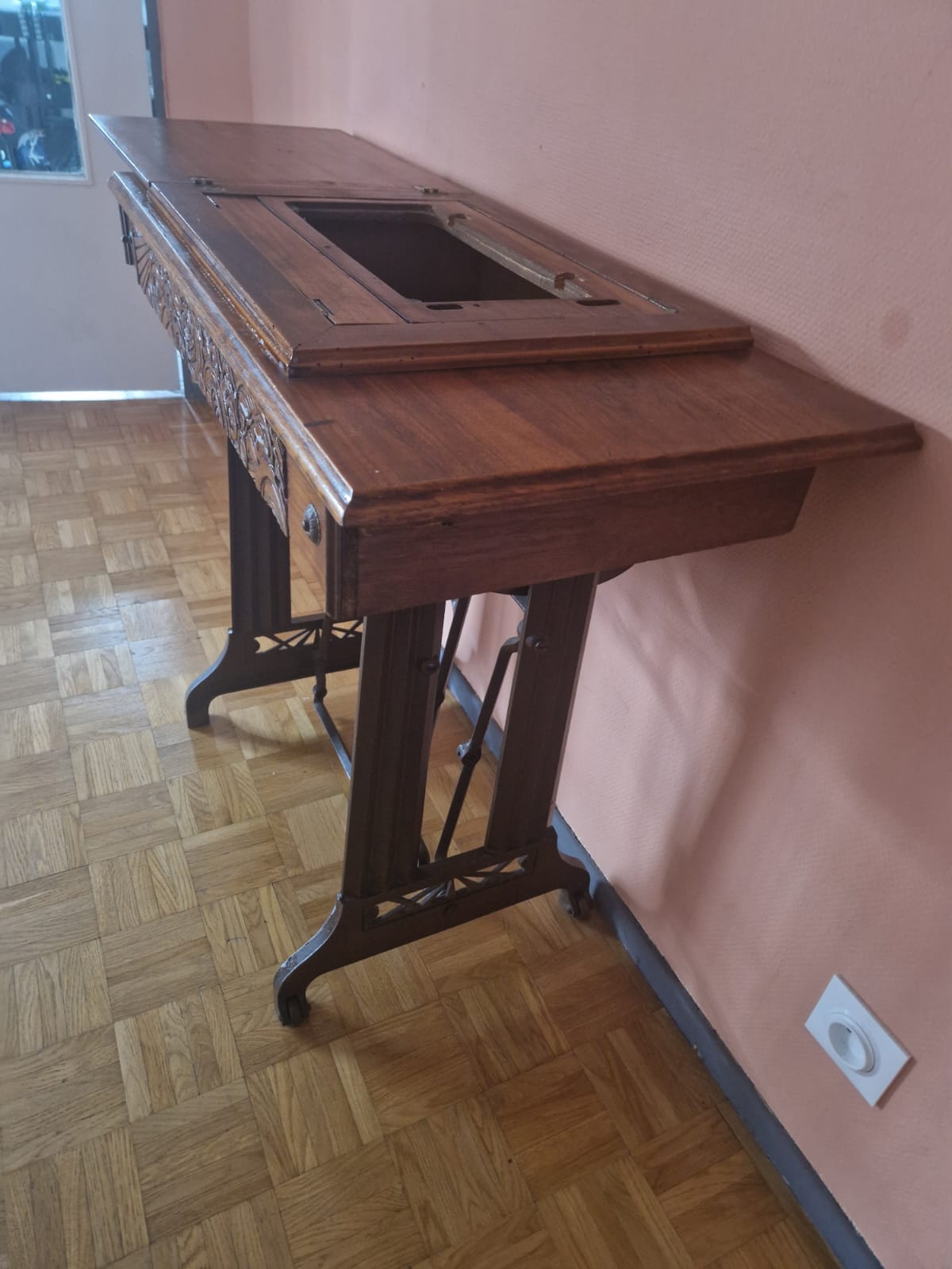 Sewing machine table