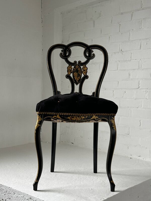 Chaise Napoléon III en bois laqué noir bordeaux, XIXe siècle